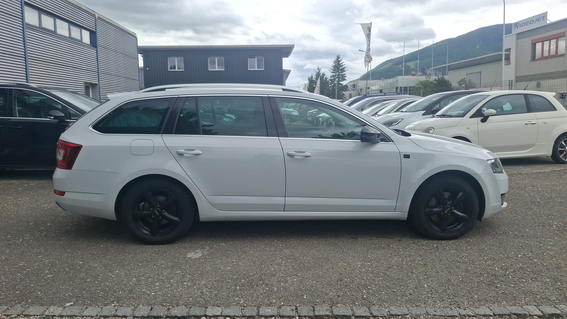 SKODA Octavia Combi 2.0 TDI Swiss Edition 4x4 DSG-image-7
