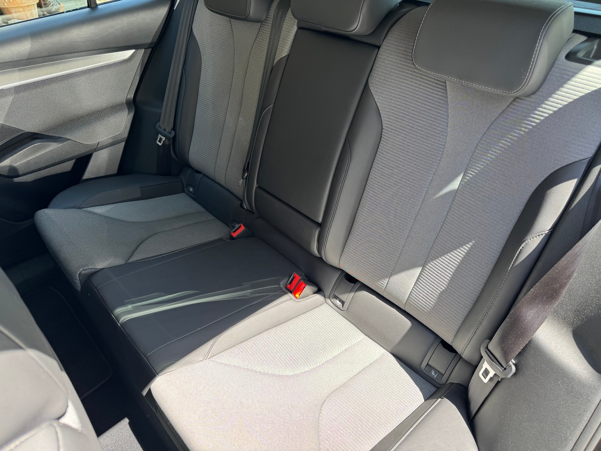 SKODA Enyaq iV 60-image-8