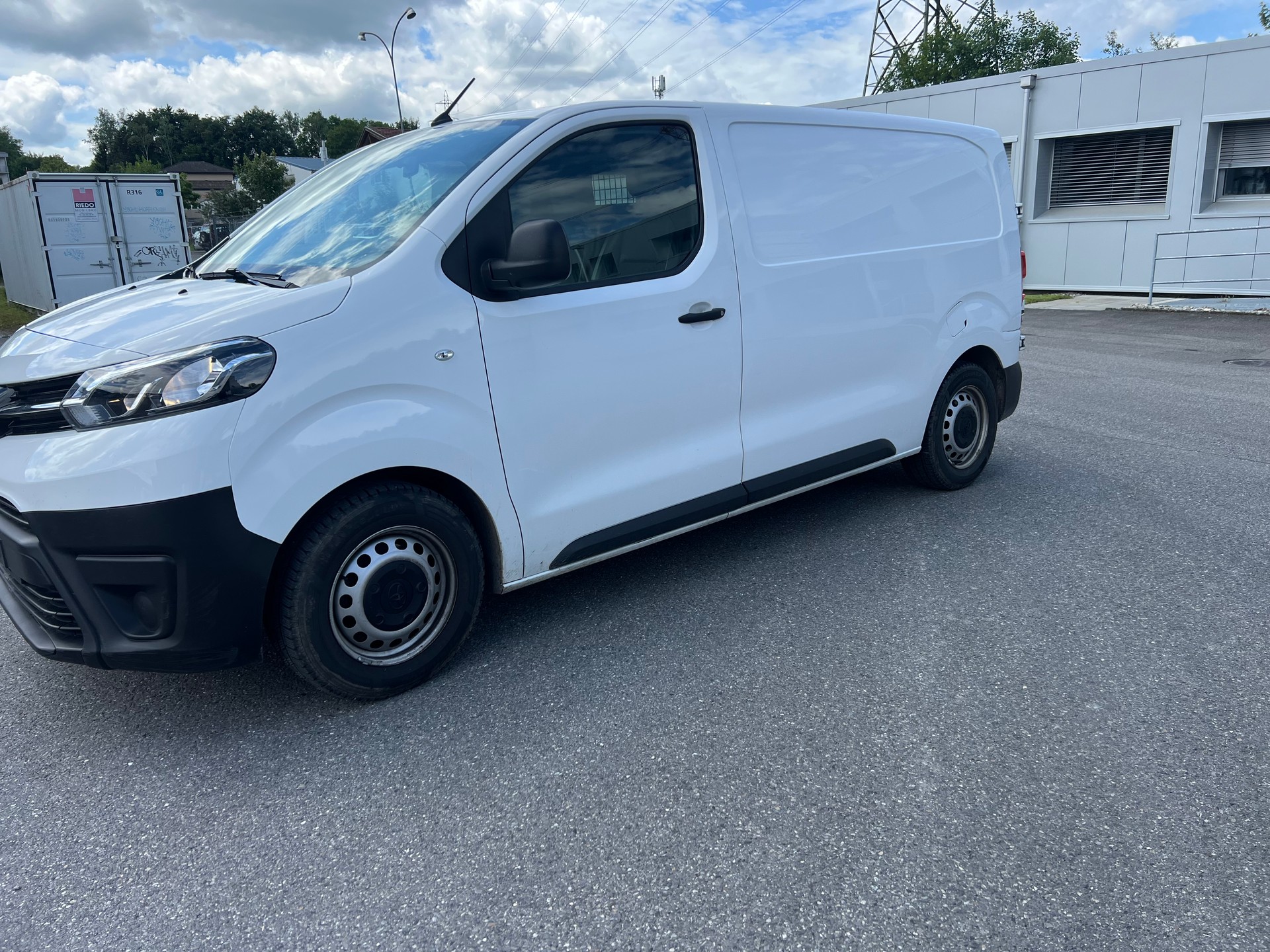 TOYOTA Proace 2.0D Panel Van Medium Active-image-2