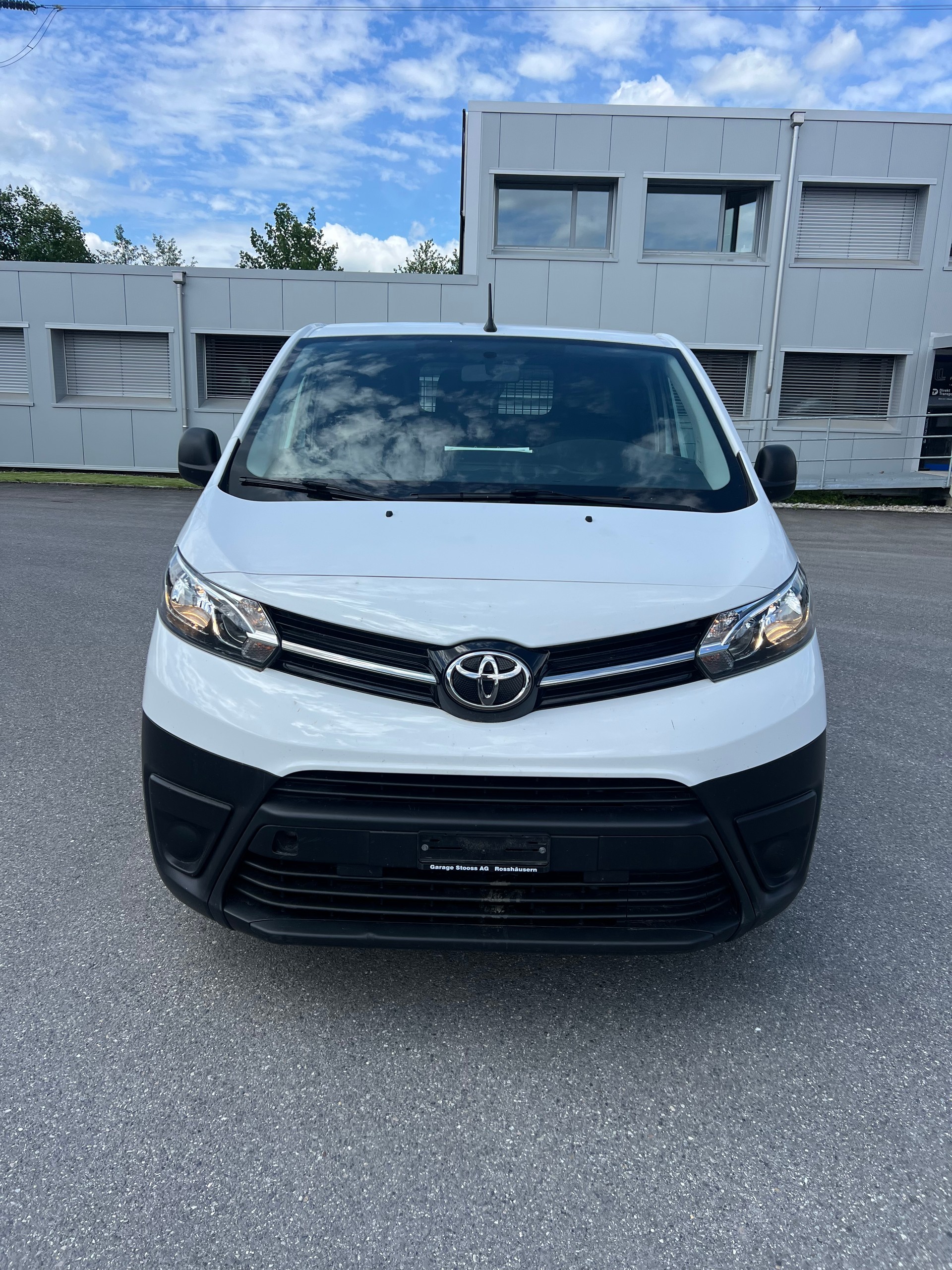 TOYOTA Proace 2.0D Panel Van Medium Active-image-0