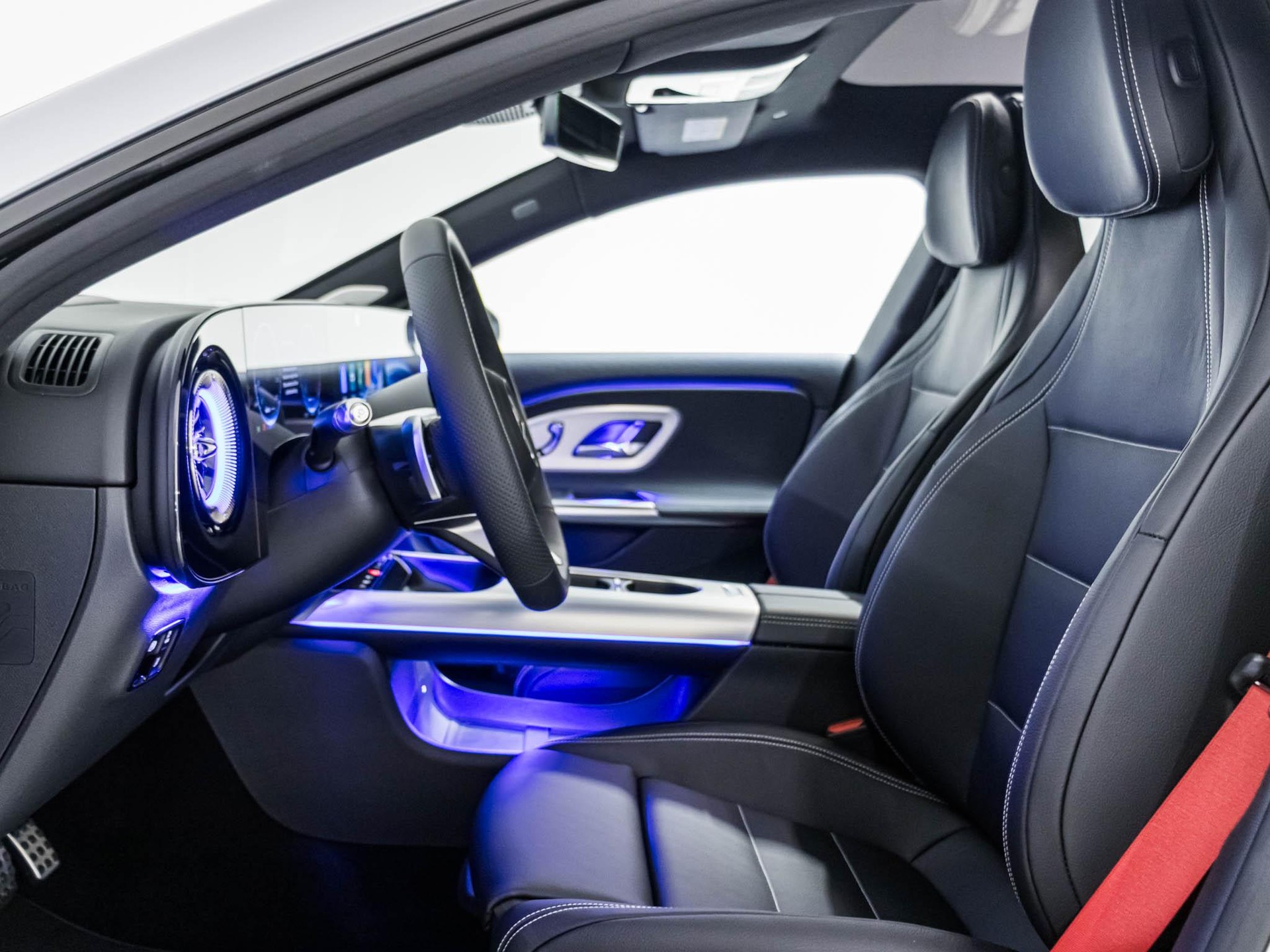 MERCEDES-BENZ CLA 220 4MATIC-image-6
