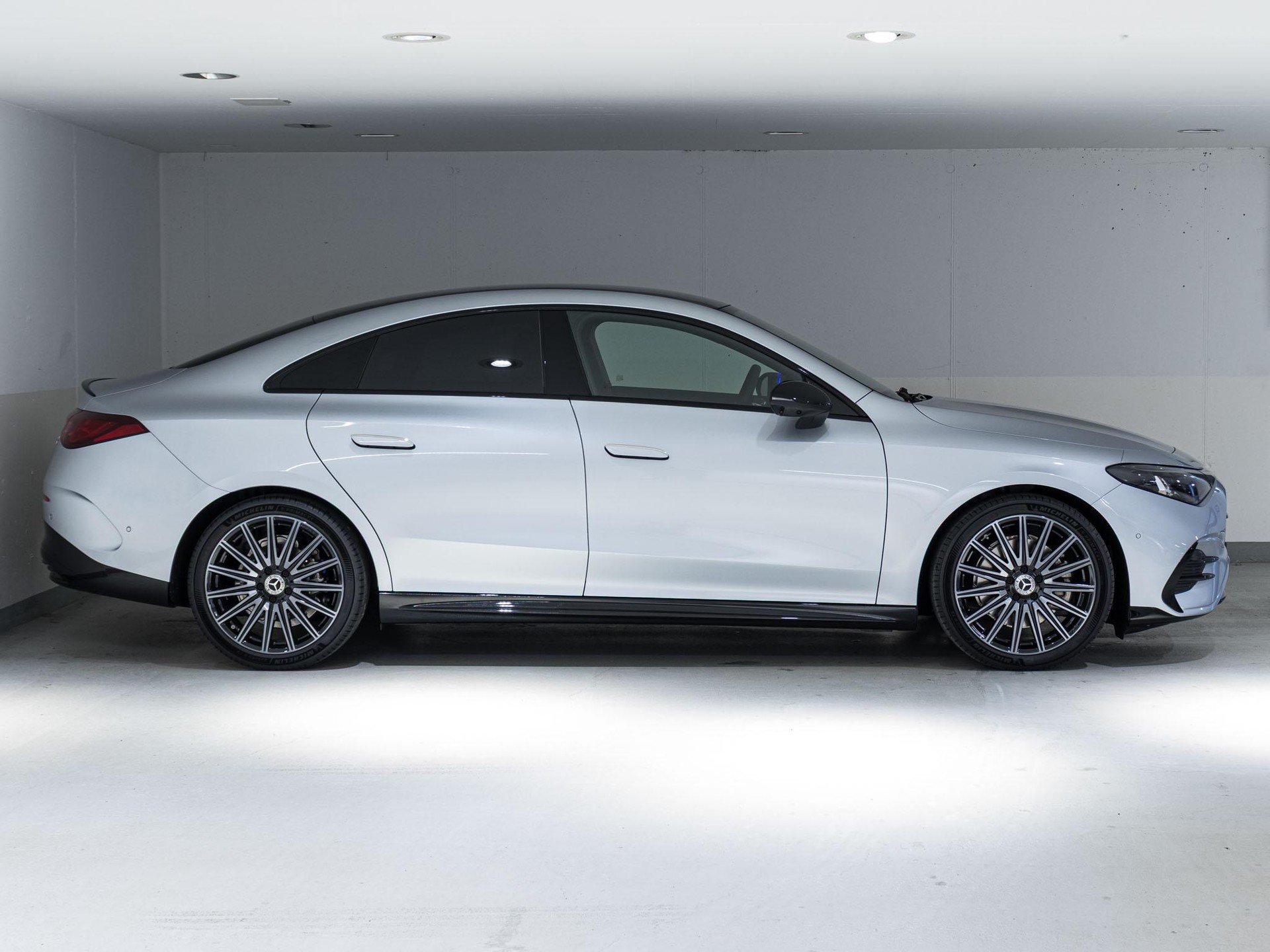 MERCEDES-BENZ CLA 220 4MATIC-image-1