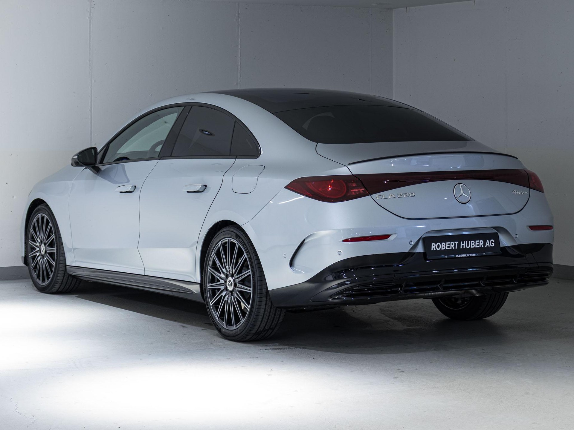 MERCEDES-BENZ CLA 220 4MATIC-image-3