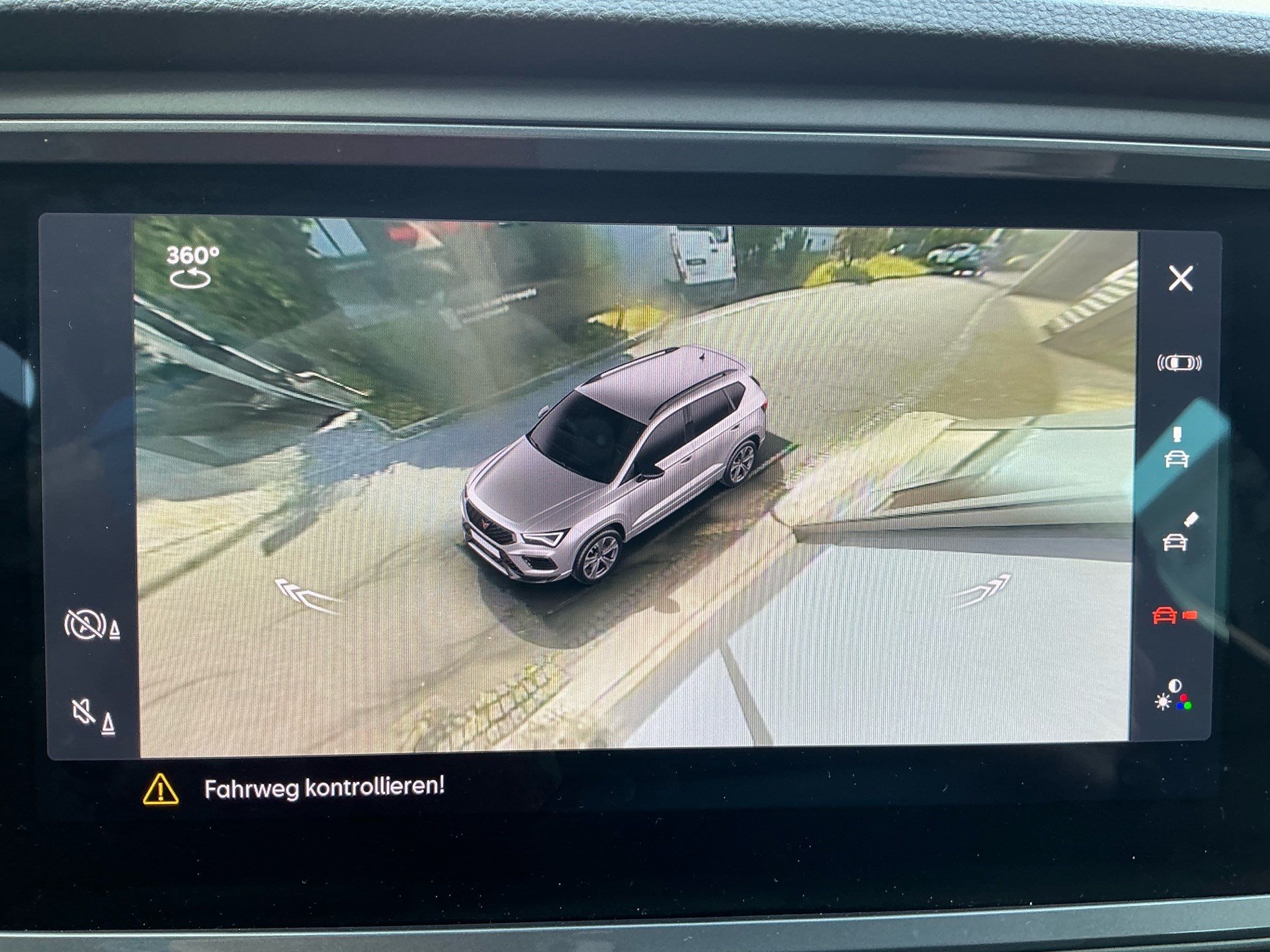 CUPRA Ateca VZ 4Drive *** AKRAPOVIC SPORTAUSPUFF & 5 JAHRE WERKSGARANTIE ***-image-21