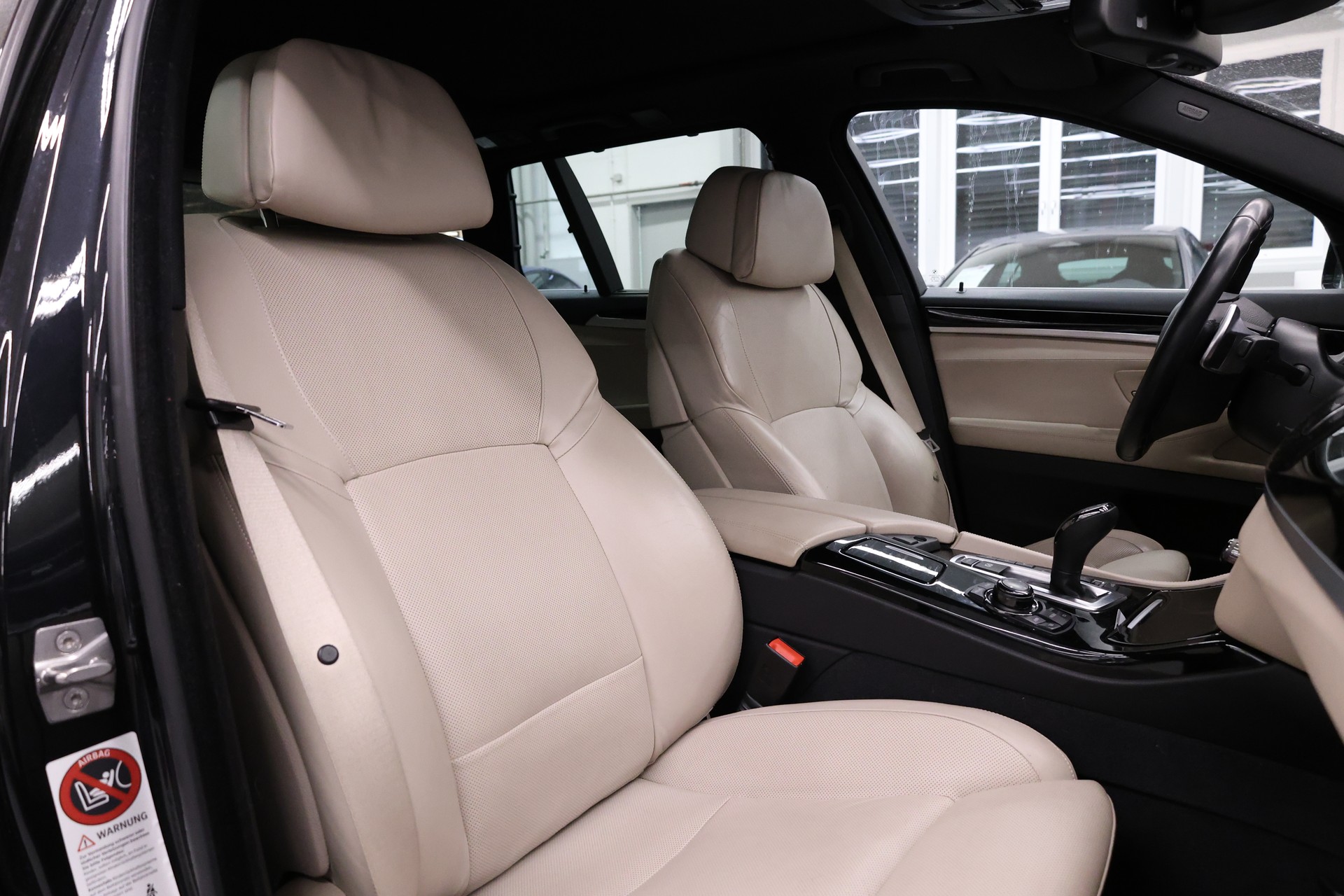 BMW 535i xDrive SAG Touring-image-20