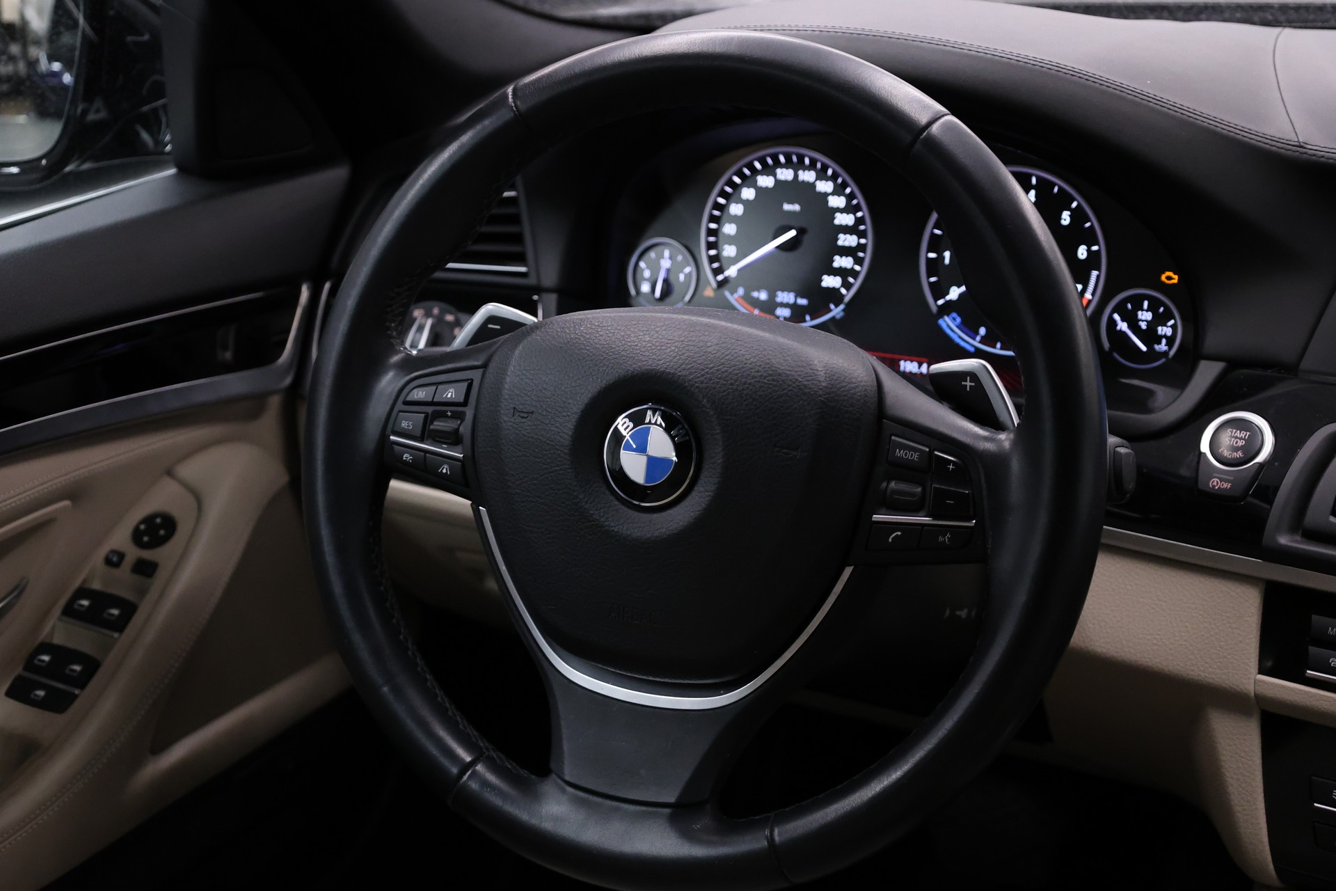 BMW 535i xDrive SAG Touring-image-22