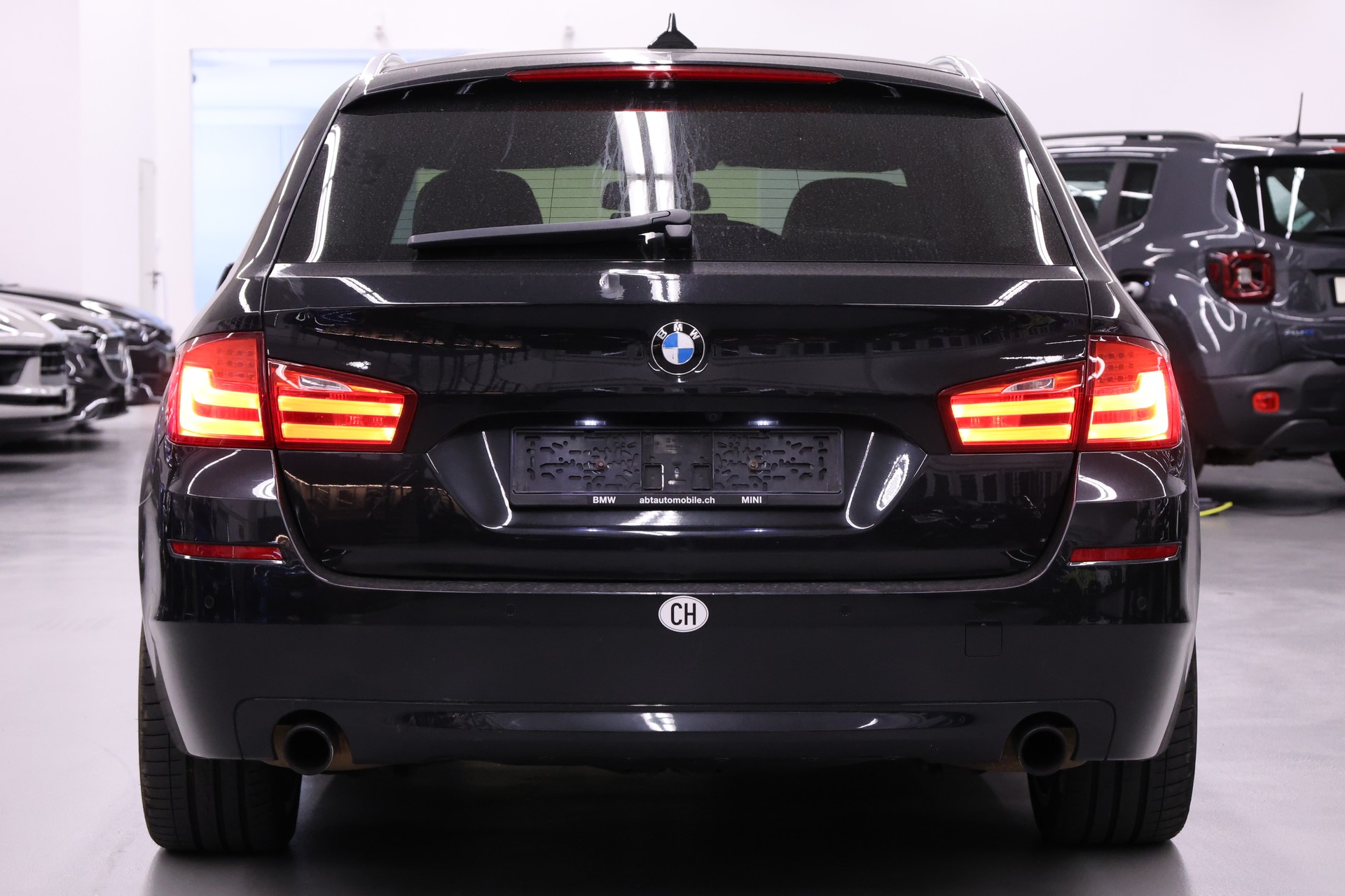 BMW 535i xDrive SAG Touring-image-5