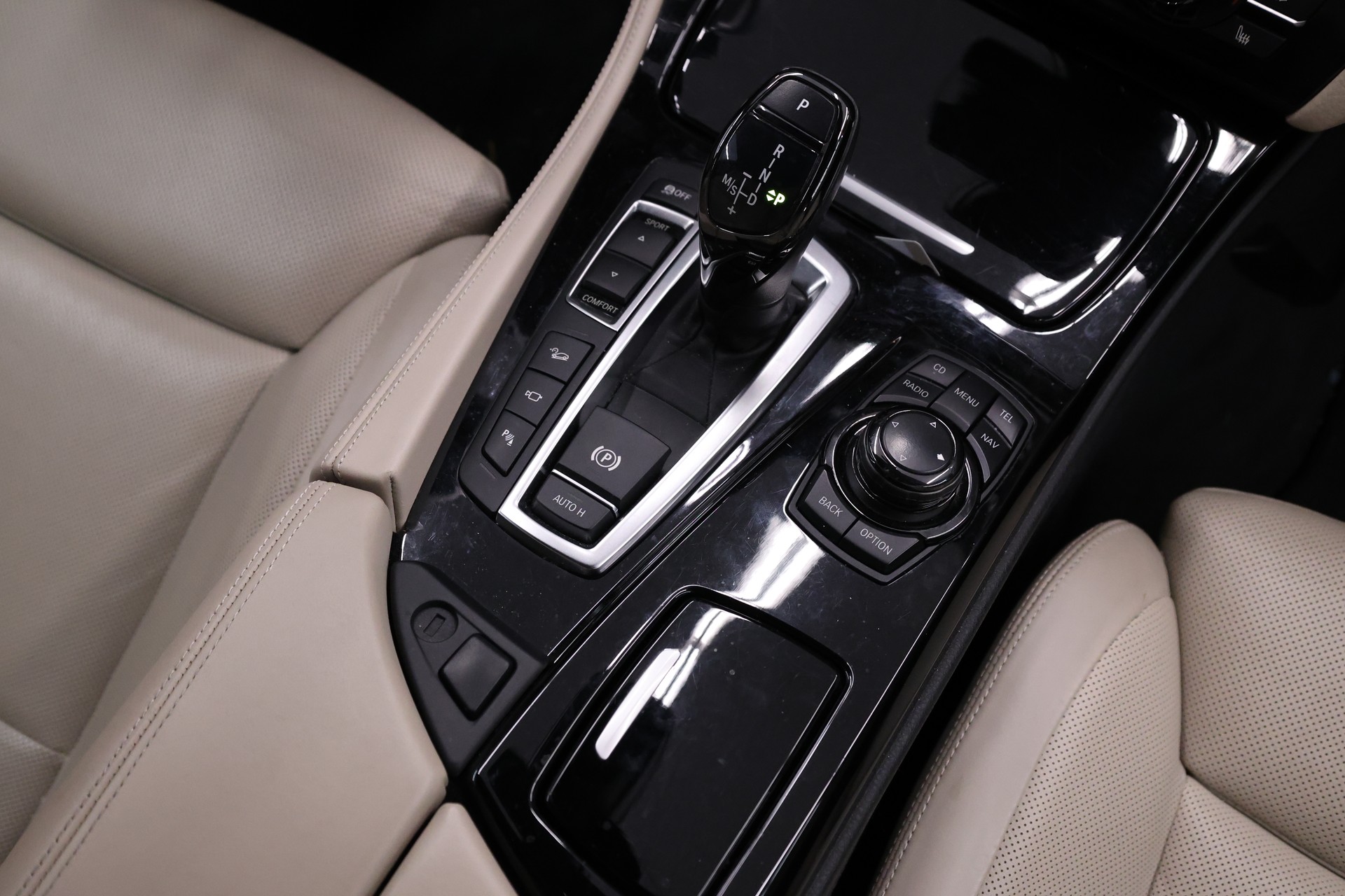 BMW 535i xDrive SAG Touring-image-27
