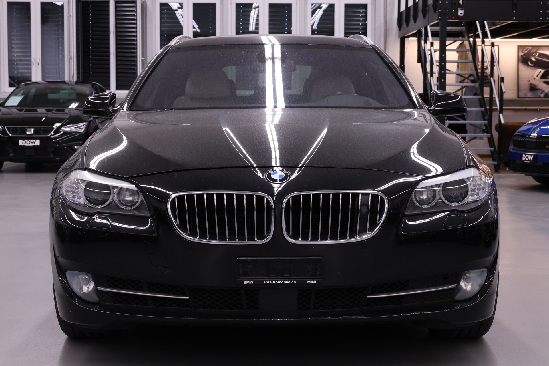BMW 535i xDrive SAG Touring-image-4