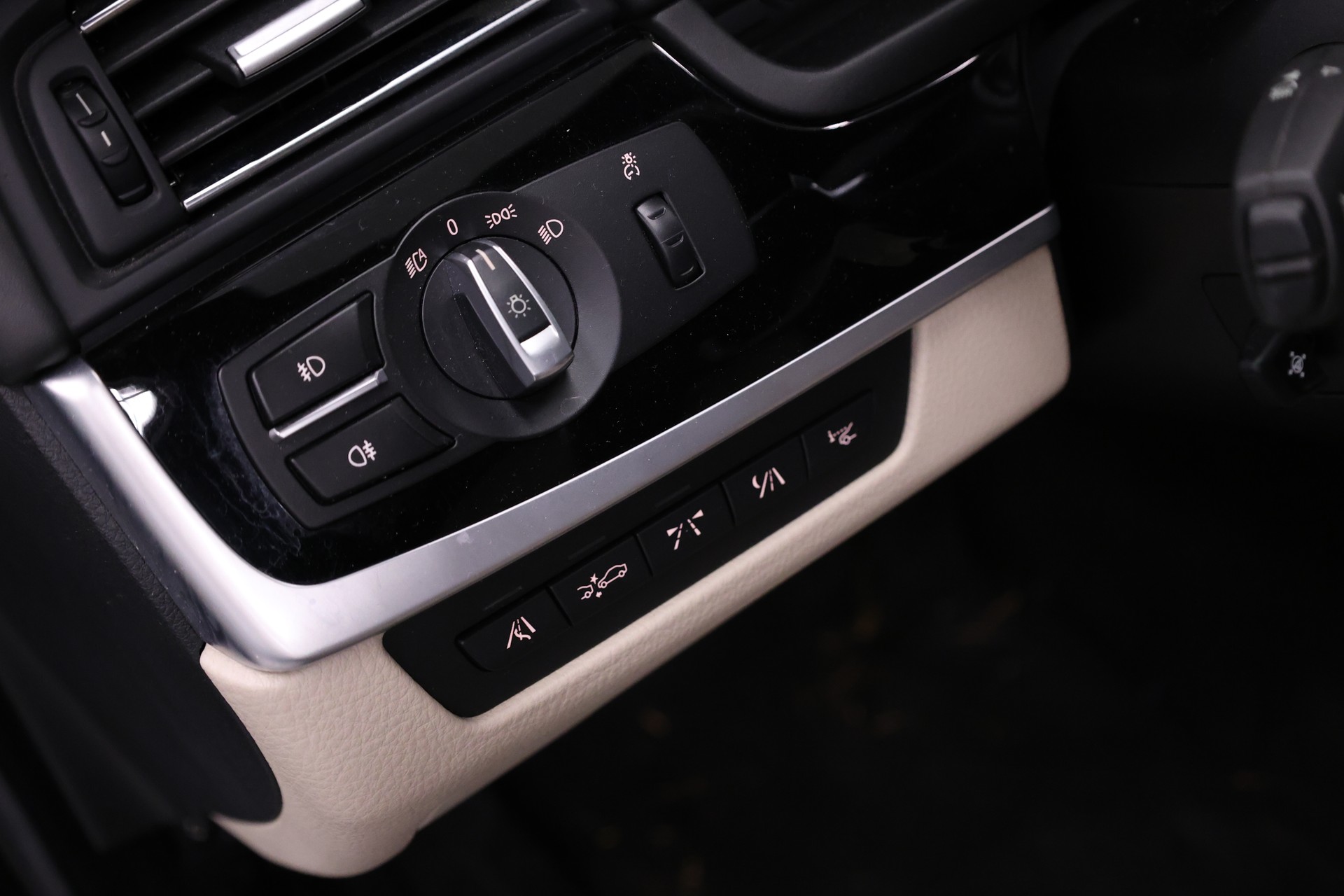 BMW 535i xDrive SAG Touring-image-23