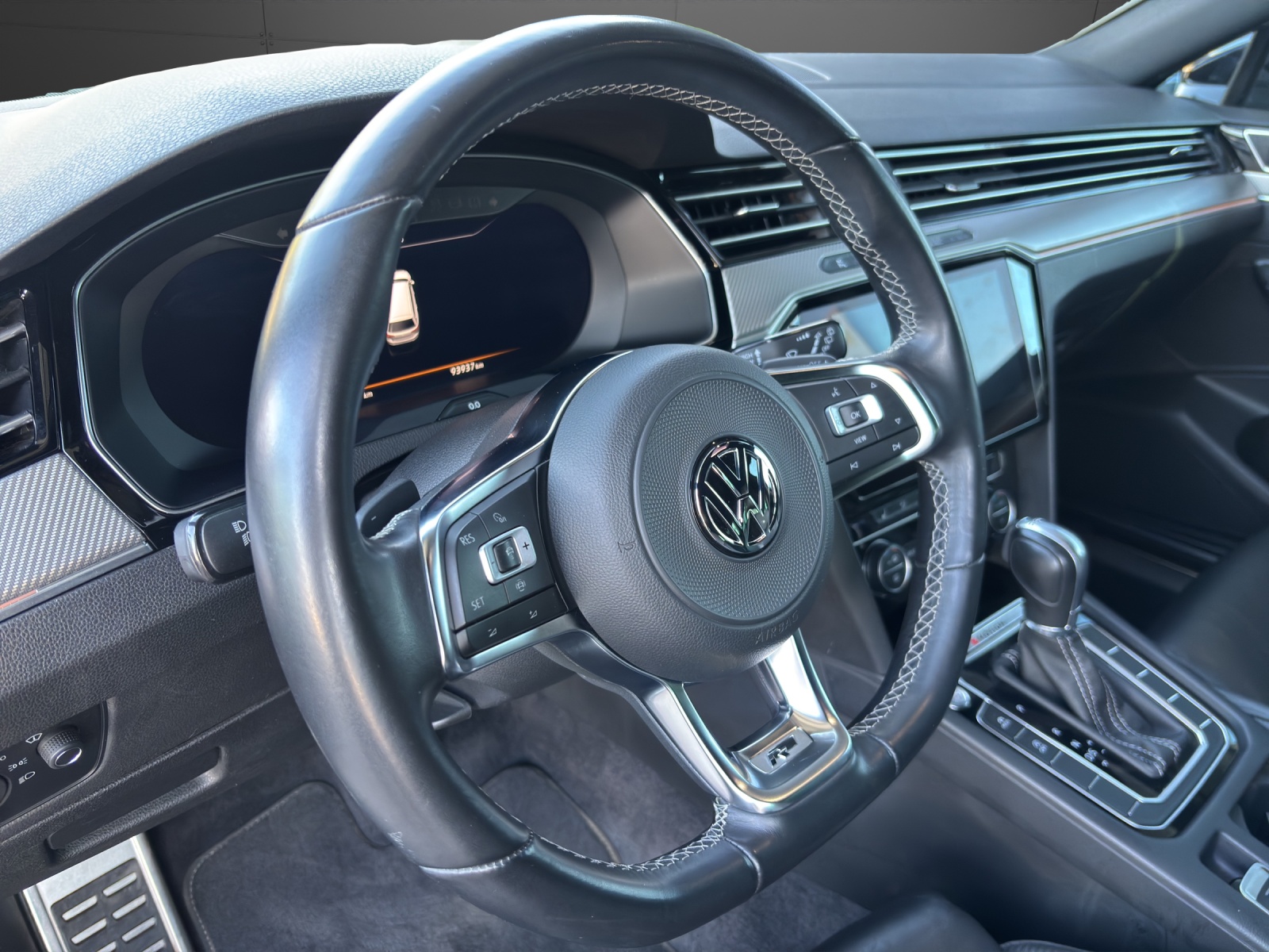 VW Passat Variant 2.0 TDI BMT Highline DSG 4Motion-image-3