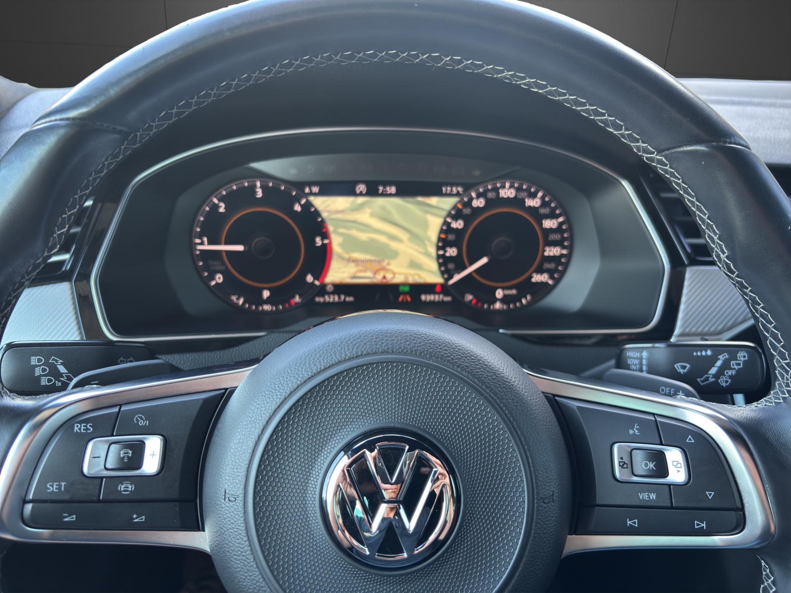 VW Passat Variant 2.0 TDI BMT Highline DSG 4Motion-image-6