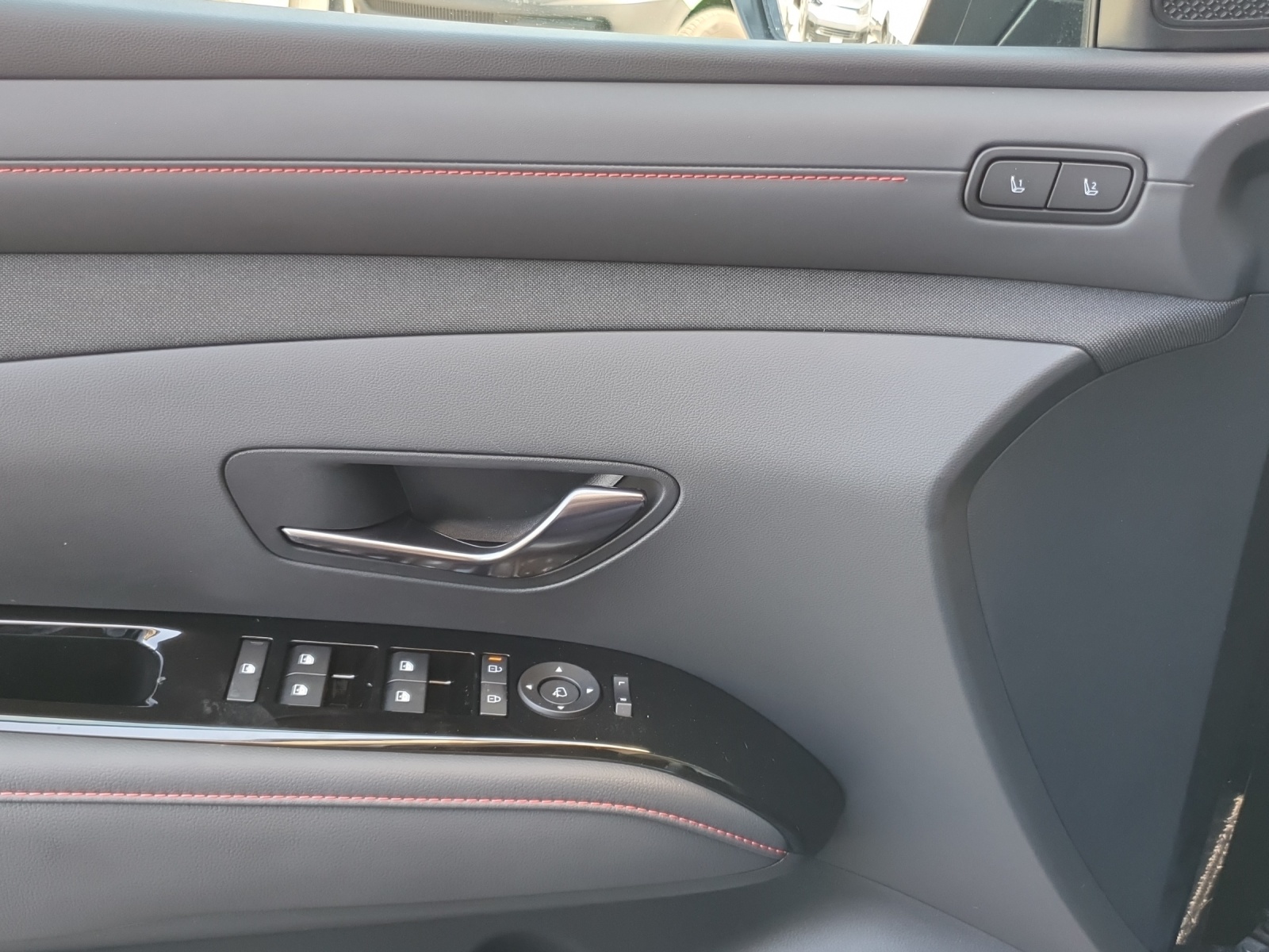 HYUNDAI Tucson 1.6 T-GDi HEV N-Line 4W Sunroof-image-14