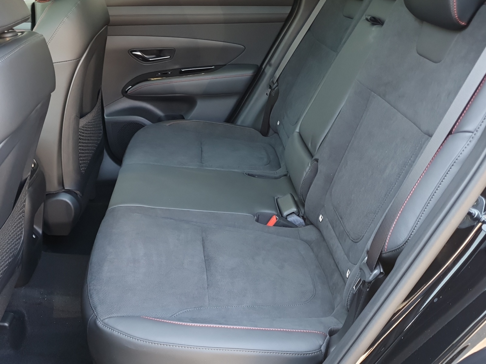 HYUNDAI Tucson 1.6 T-GDi HEV N-Line 4W Sunroof-image-6