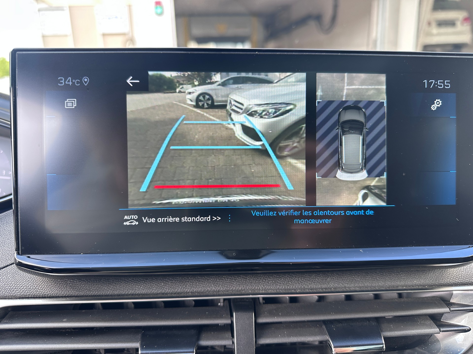 PEUGEOT 3008 1.5 BlueHDi GT Pack EAT8-image-12