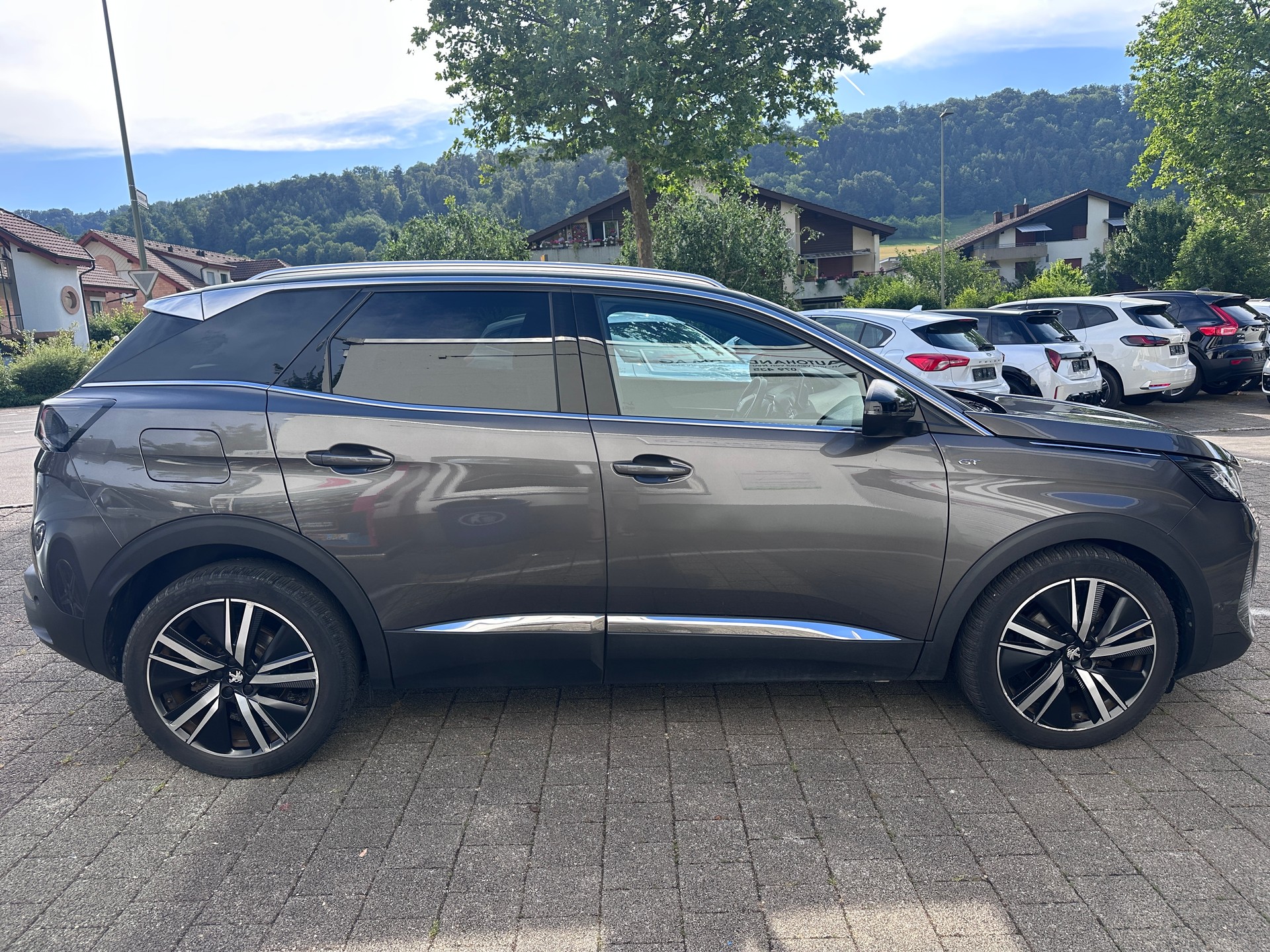 PEUGEOT 3008 1.5 BlueHDi GT Pack EAT8-image-6