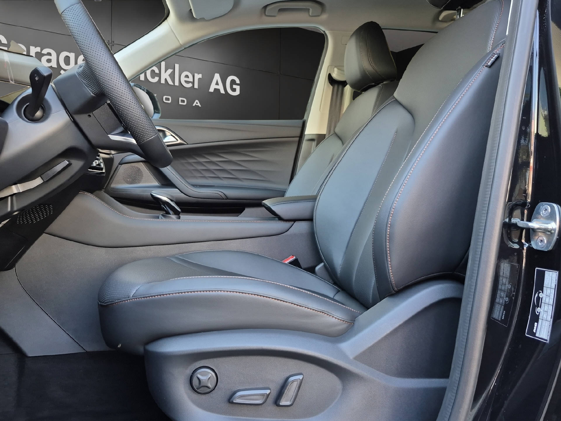 MG HS 1.5 Hybrid Luxury-image-9