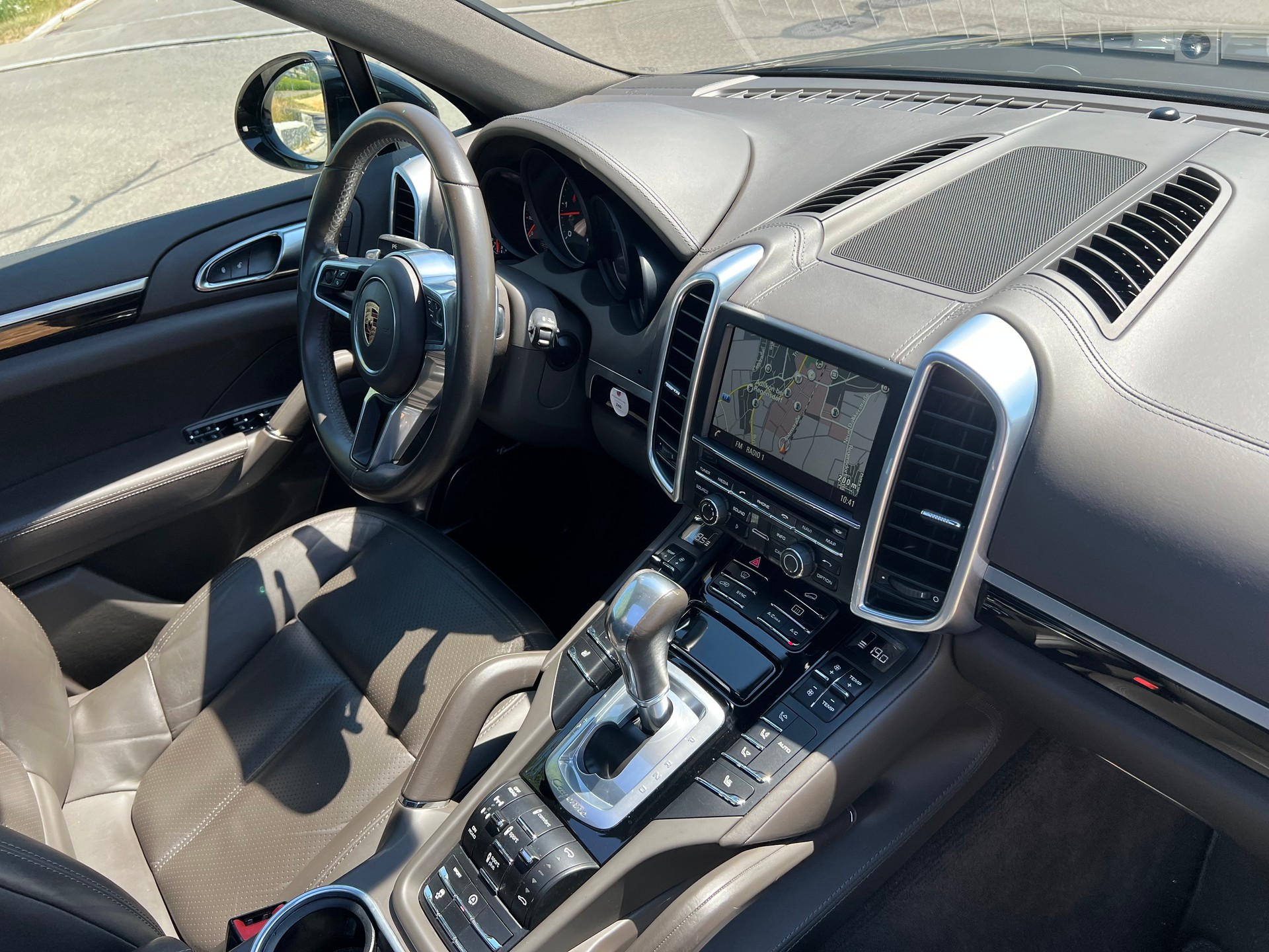 PORSCHE Cayenne Diesel 3.0 V6 TDI * Luftfederung *-image-21