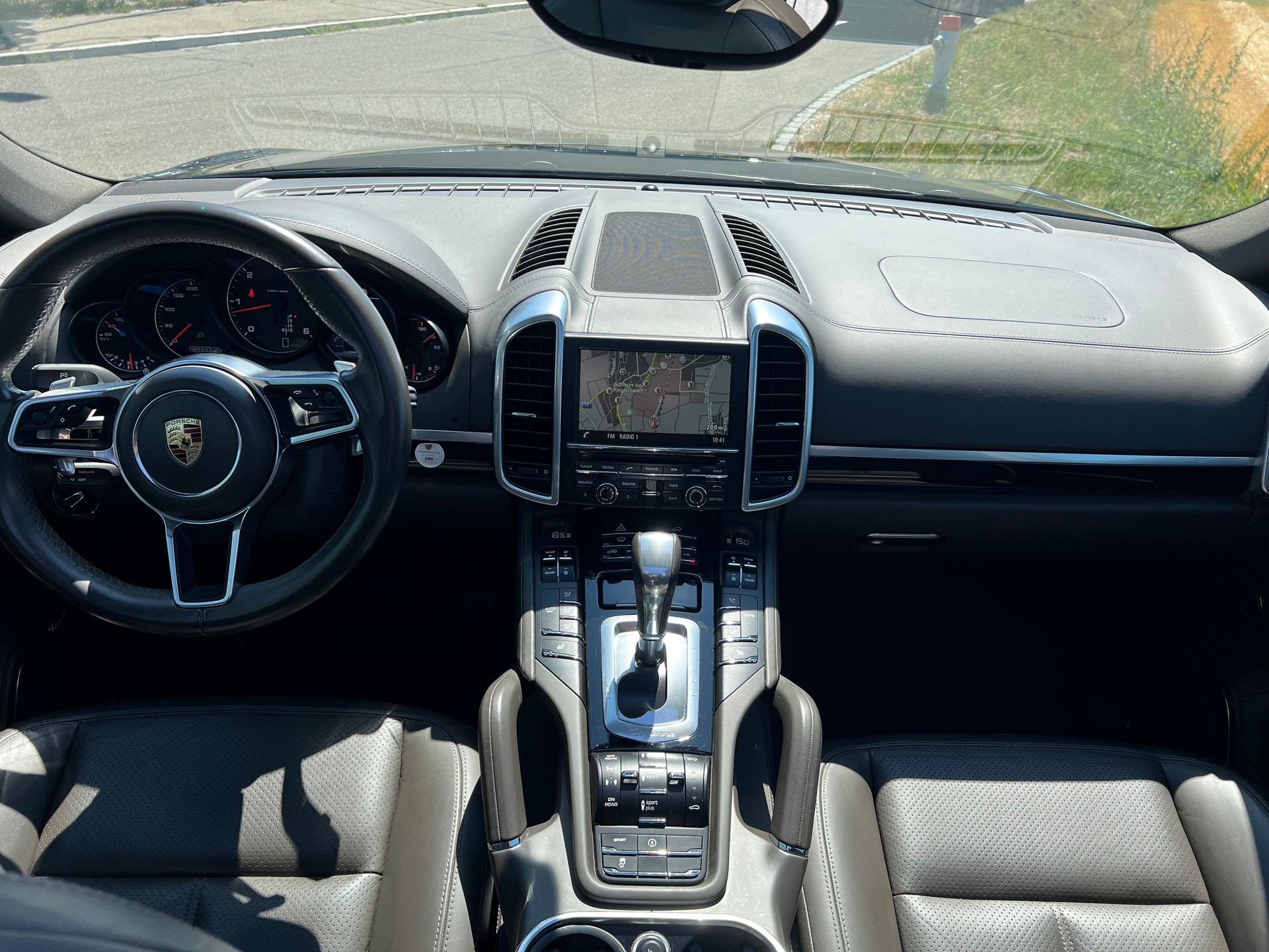 PORSCHE Cayenne Diesel 3.0 V6 TDI * Luftfederung *-image-19