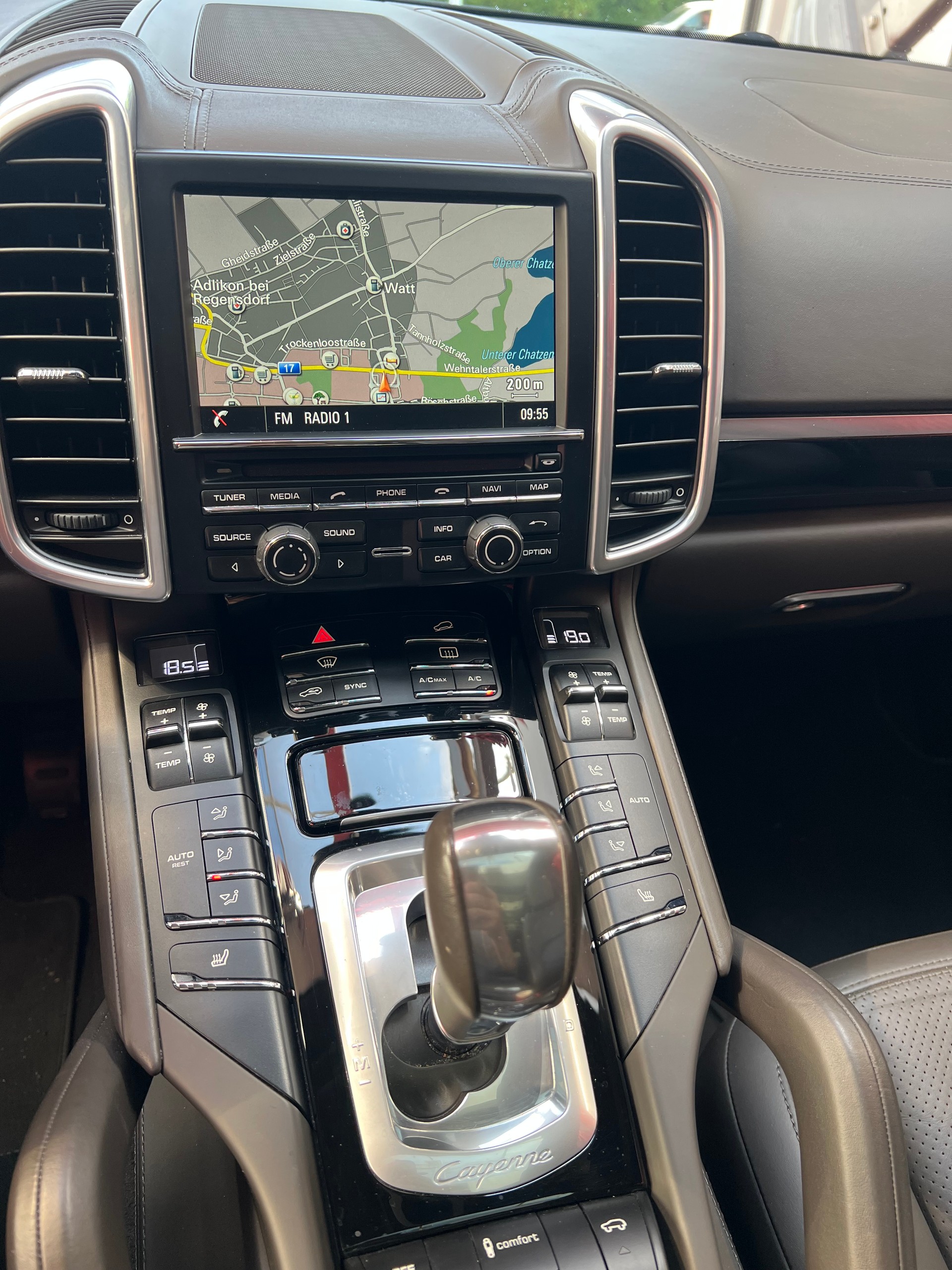PORSCHE Cayenne Diesel 3.0 V6 TDI * Luftfederung *-image-26