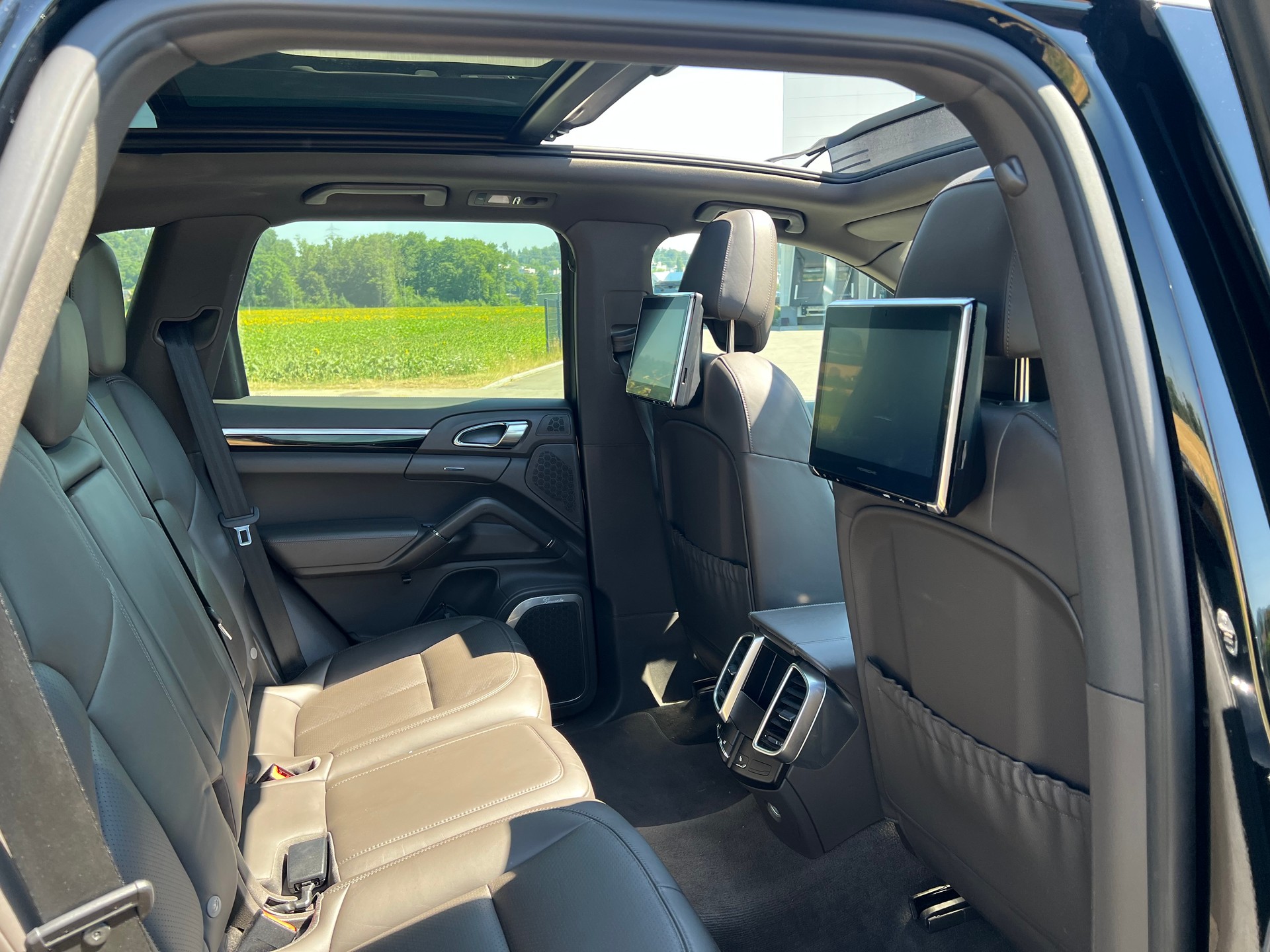 PORSCHE Cayenne Diesel 3.0 V6 TDI * Luftfederung *-image-29