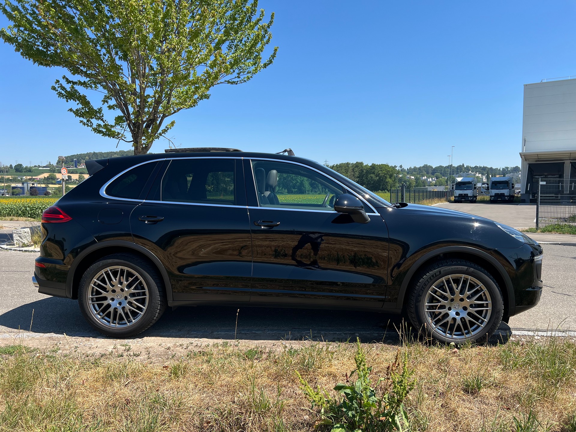 PORSCHE Cayenne Diesel 3.0 V6 TDI * Luftfederung *-image-15