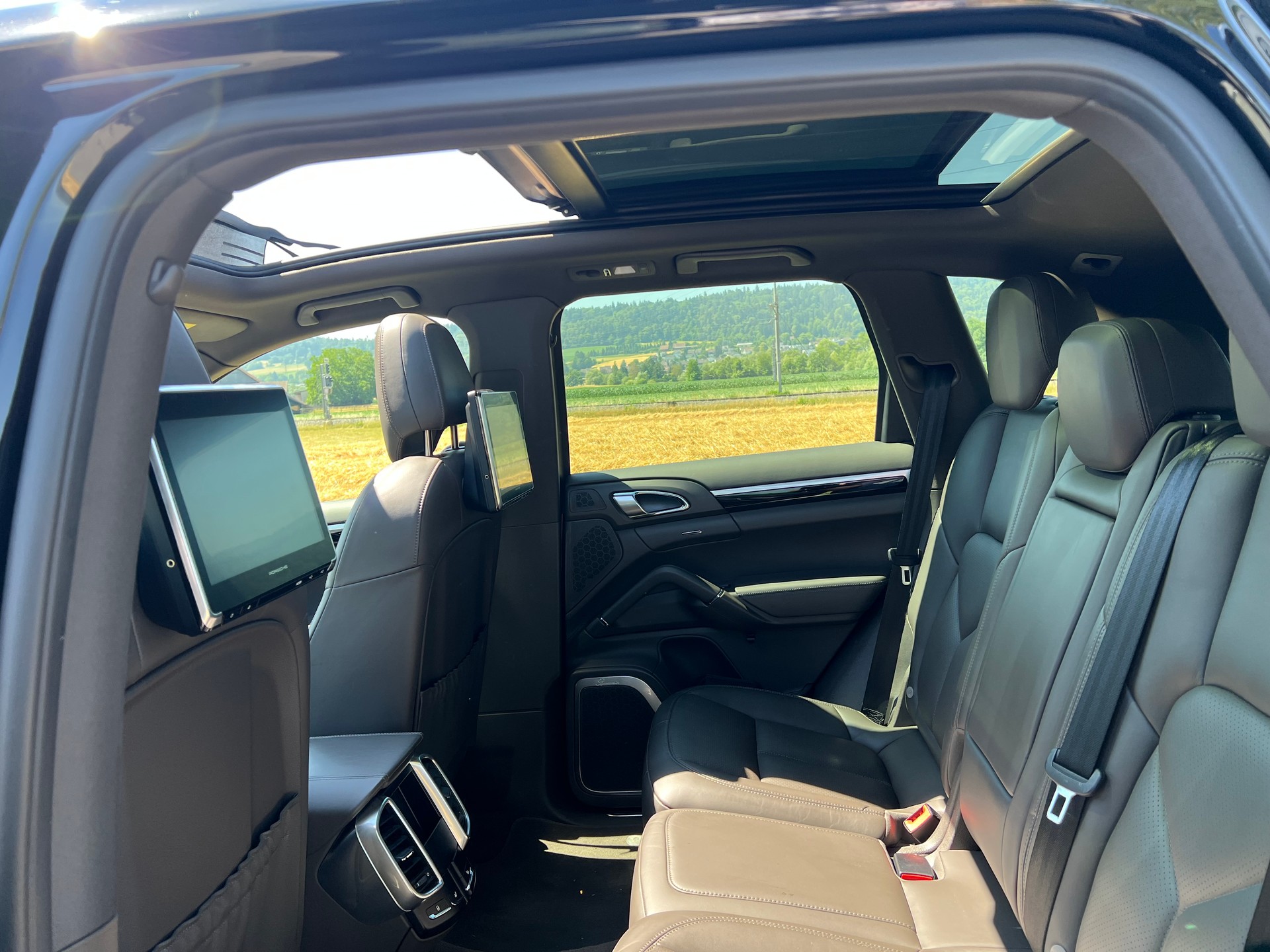 PORSCHE Cayenne Diesel 3.0 V6 TDI * Luftfederung *-image-30