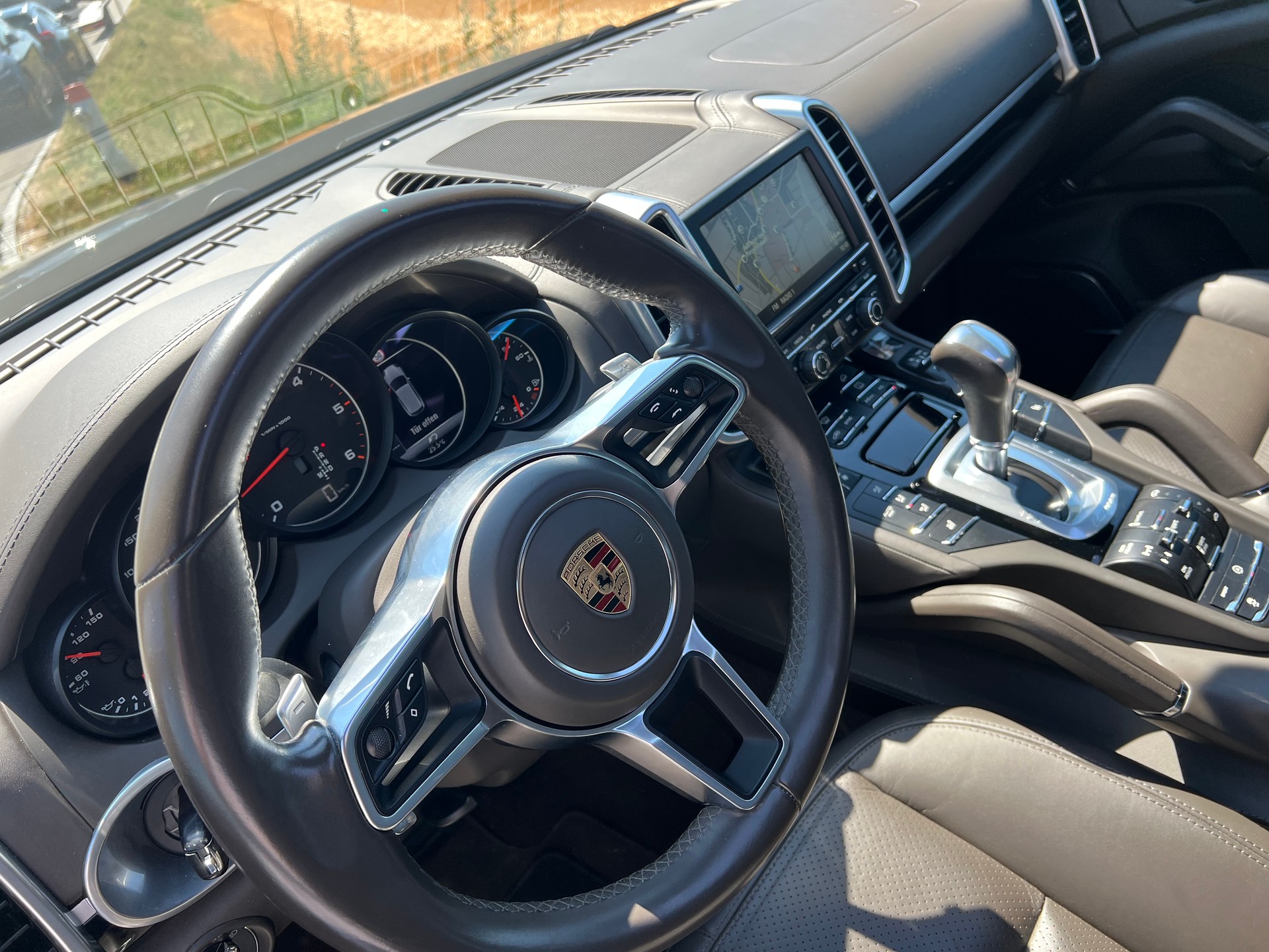 PORSCHE Cayenne Diesel 3.0 V6 TDI * Luftfederung *-image-20