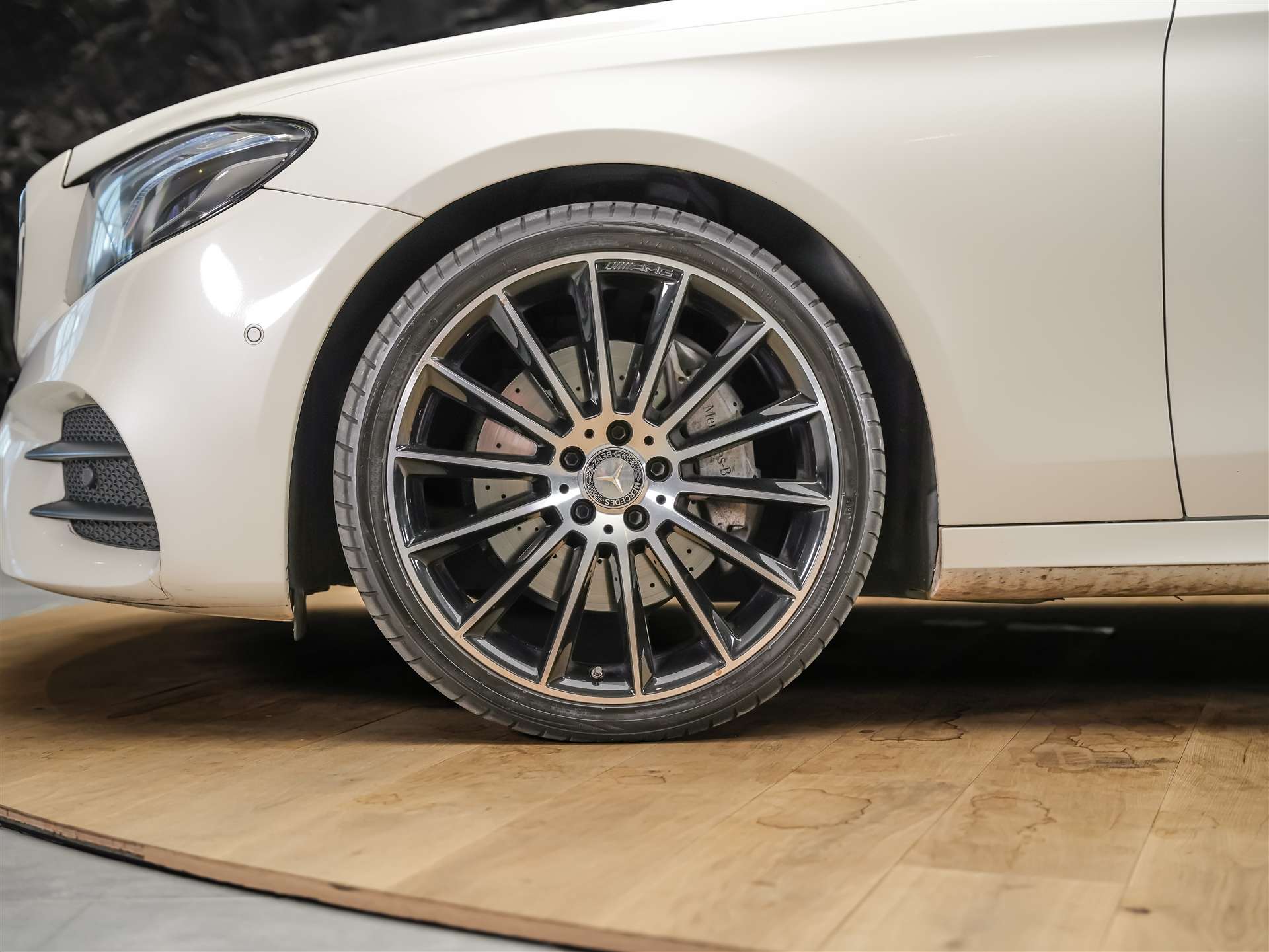 MERCEDES-BENZ E 220 d AMG Line 9G-Tronic *Panorama*Sitzheizung*Rückfahrkamera*-image-16