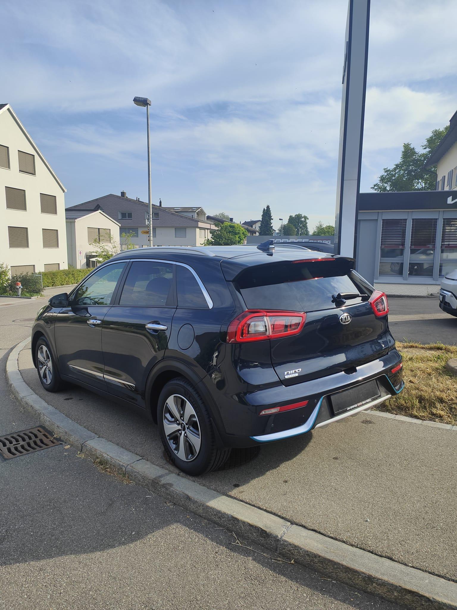 KIA Niro 1.6 GDi Plug-in Hybrid-image-5