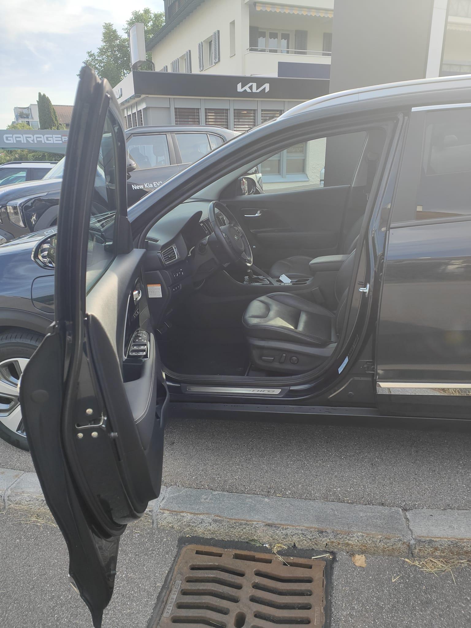 KIA Niro 1.6 GDi Plug-in Hybrid-image-8