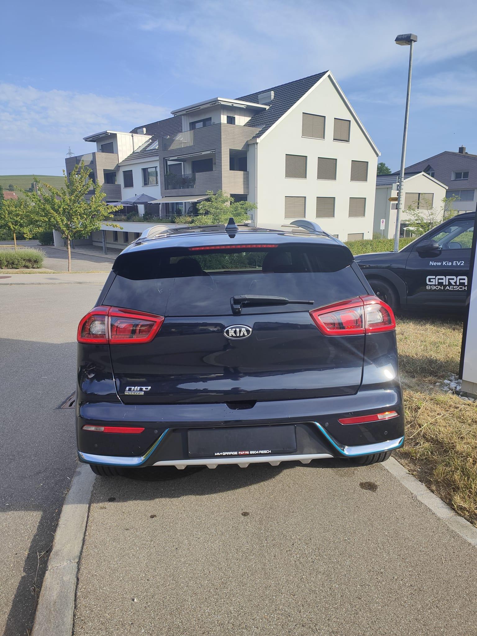 KIA Niro 1.6 GDi Plug-in Hybrid-image-4