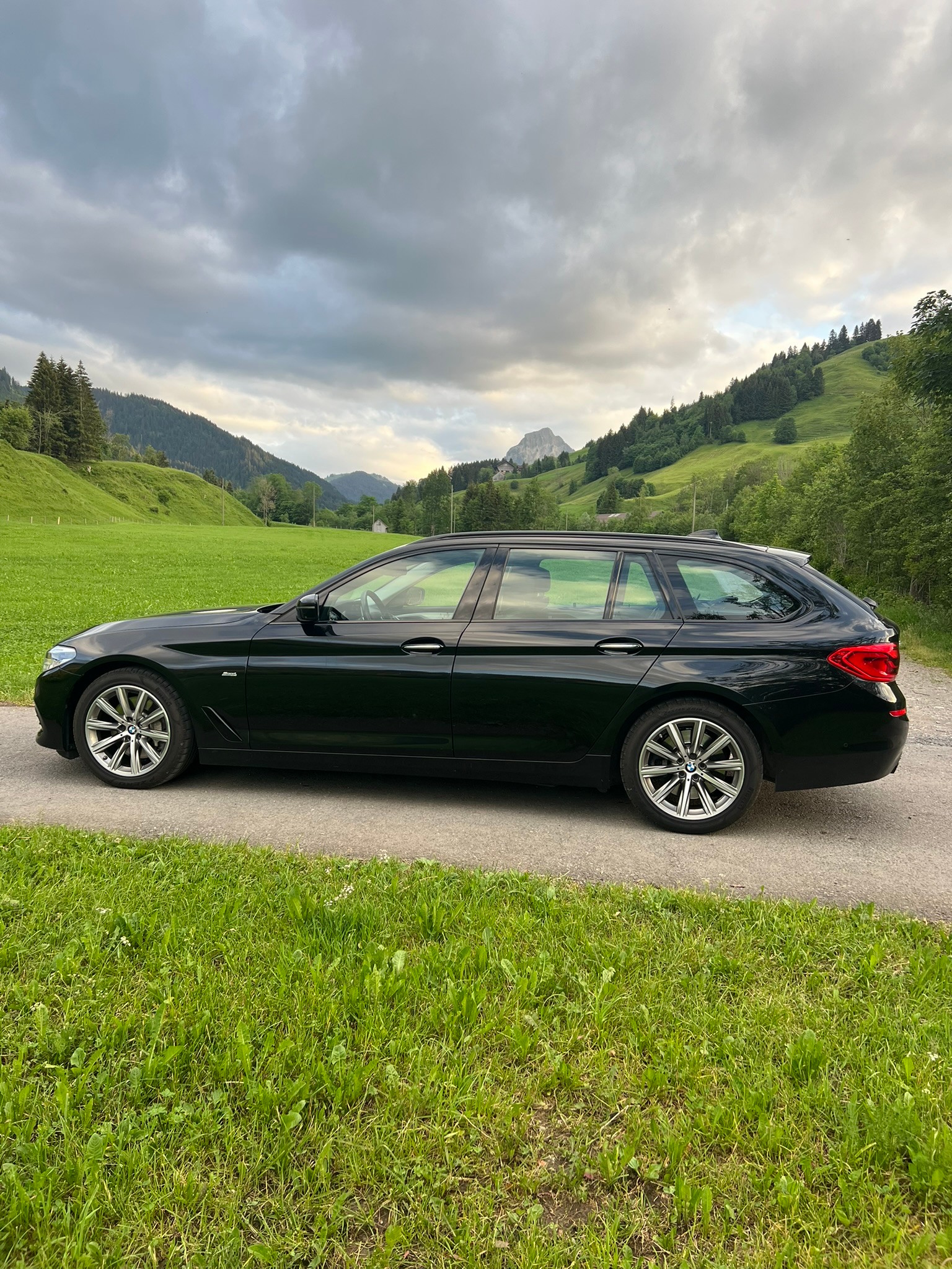 BMW 530d xDrive-image-1