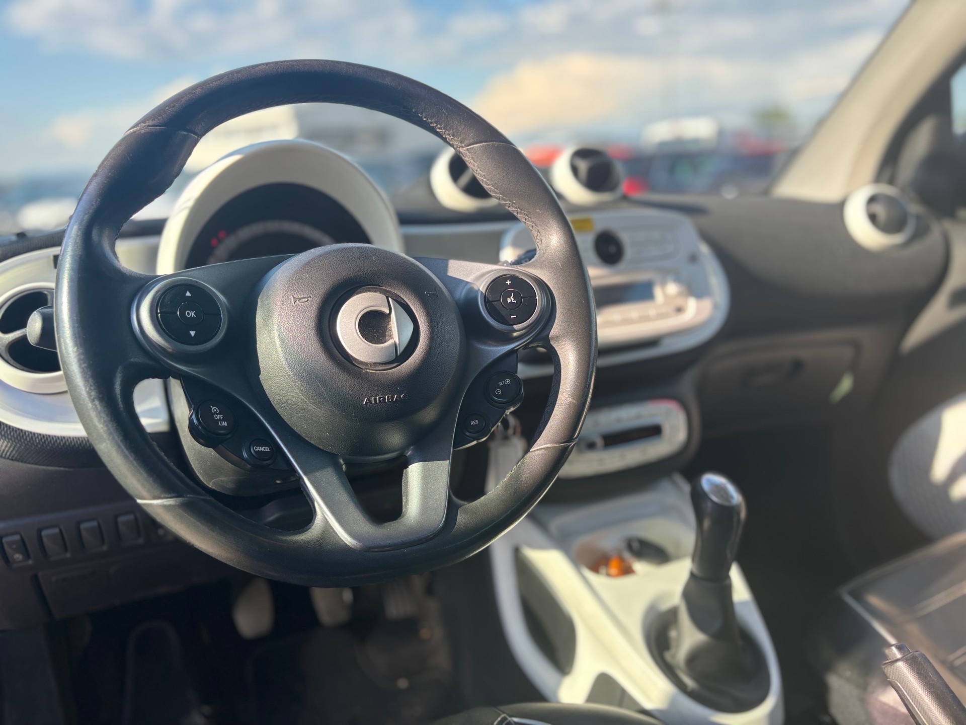 SMART fortwo-image-4
