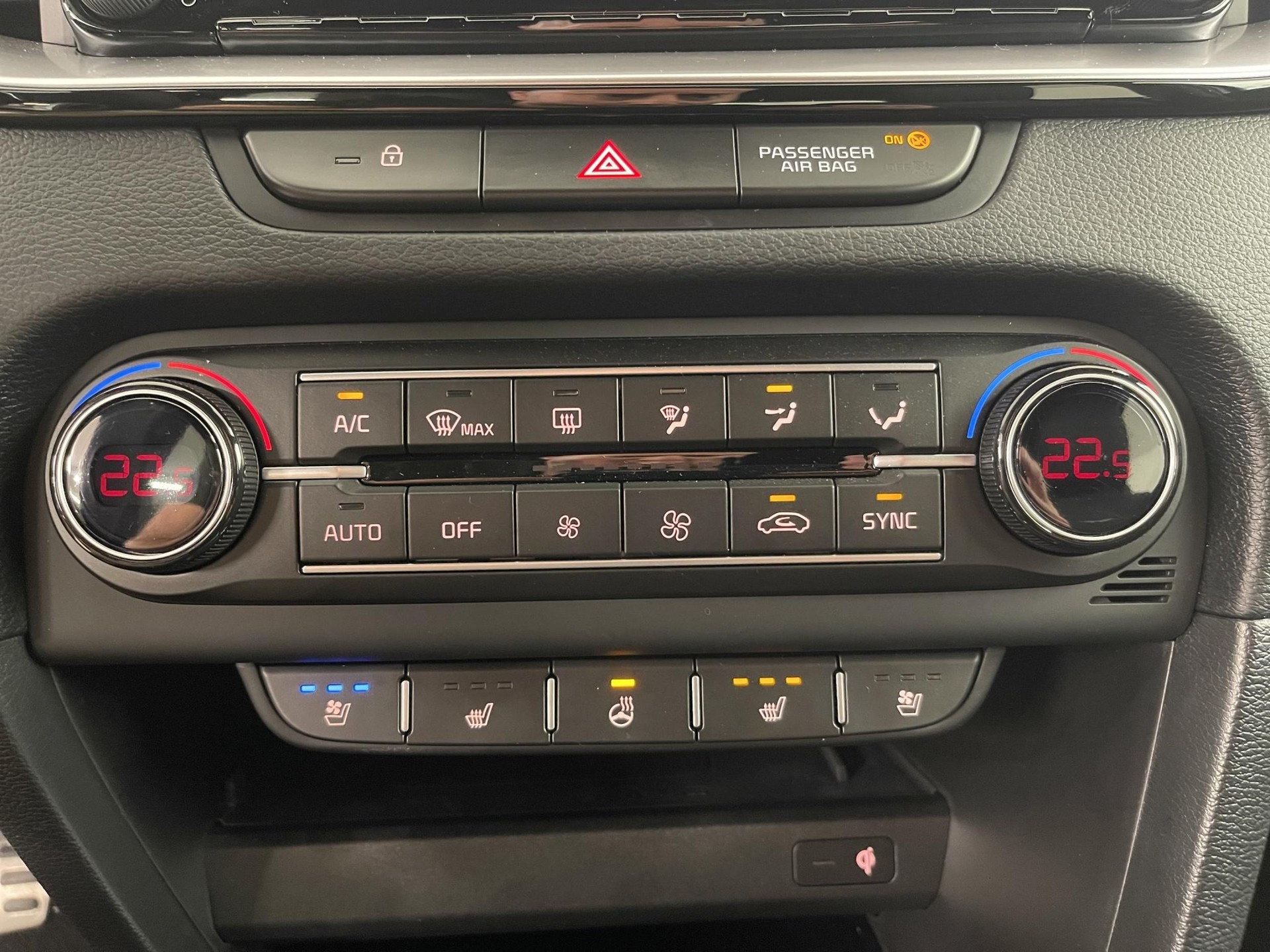 KIA XCeed 1.5 T-GDi MHEV GT-Line-image-11