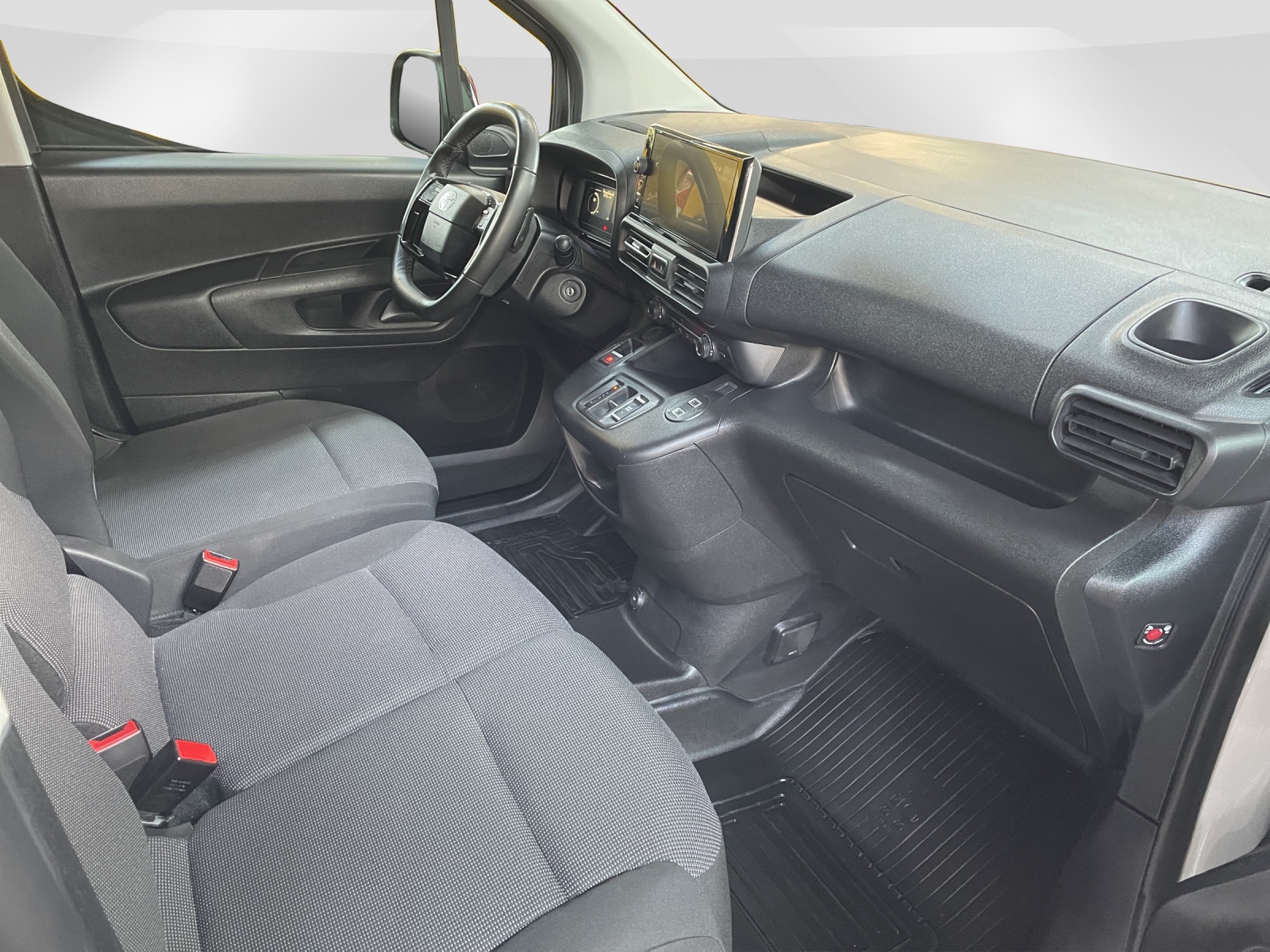 TOYOTA PROACE CITY Van L1 1.5 D Active-image-8