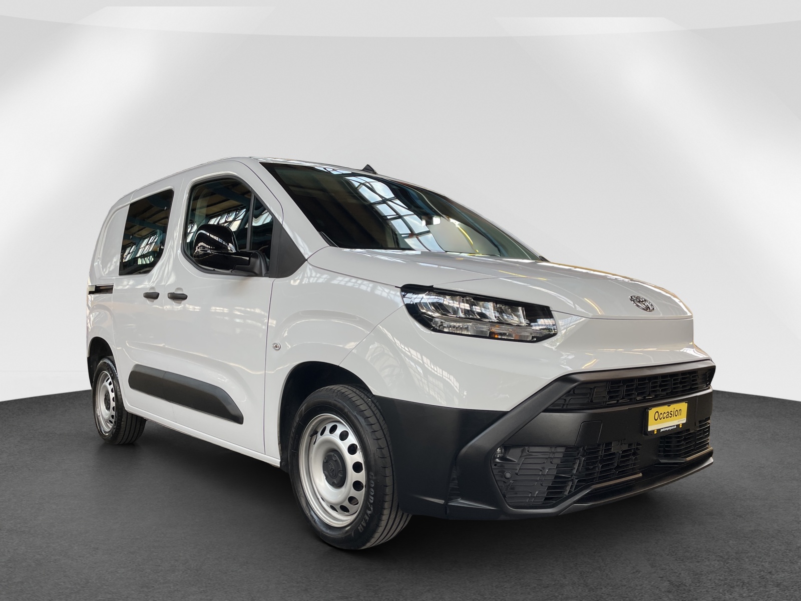 TOYOTA PROACE CITY Van L1 1.5 D Active-image-0