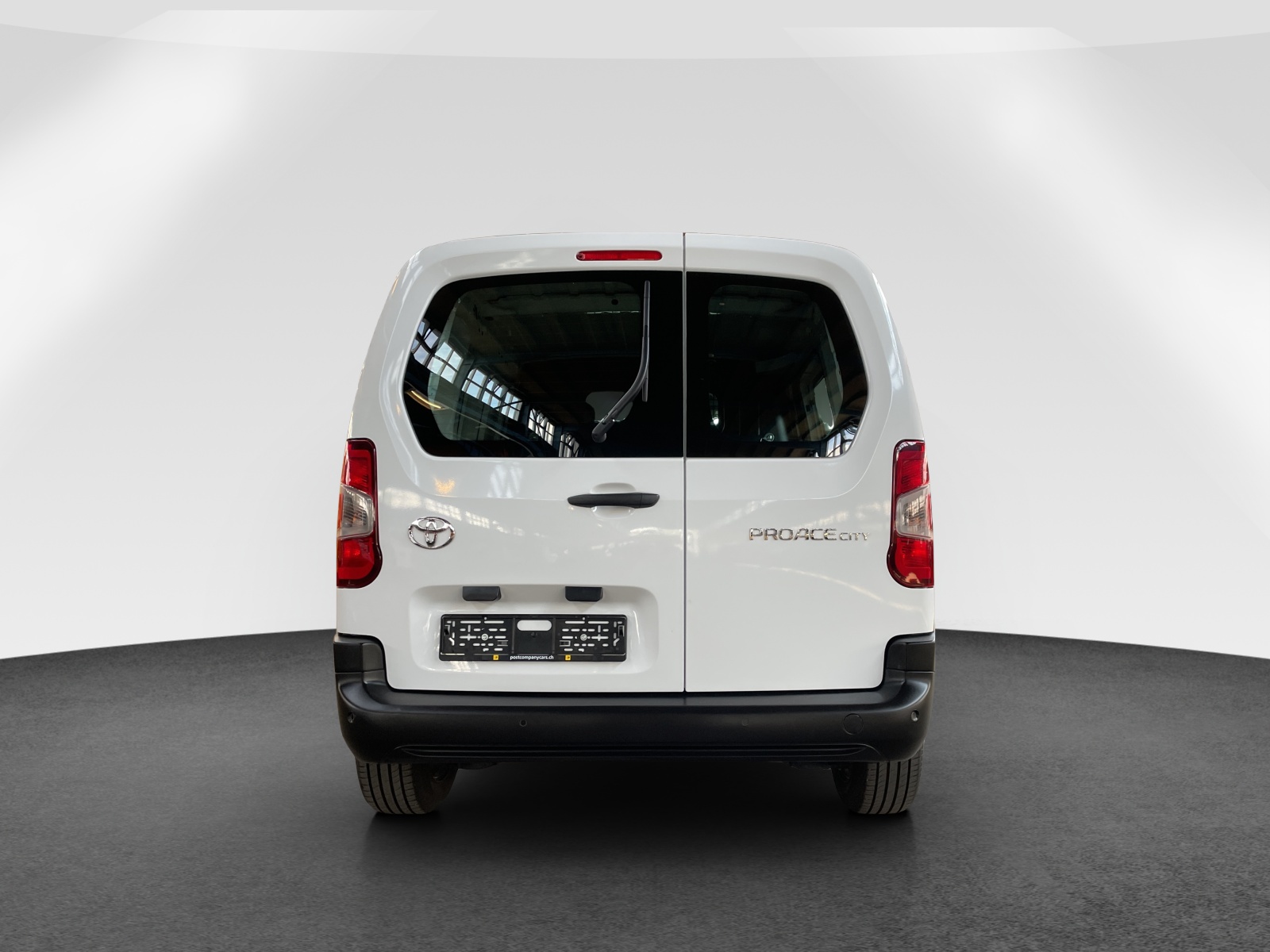 TOYOTA PROACE CITY Van L1 1.5 D Active-image-4