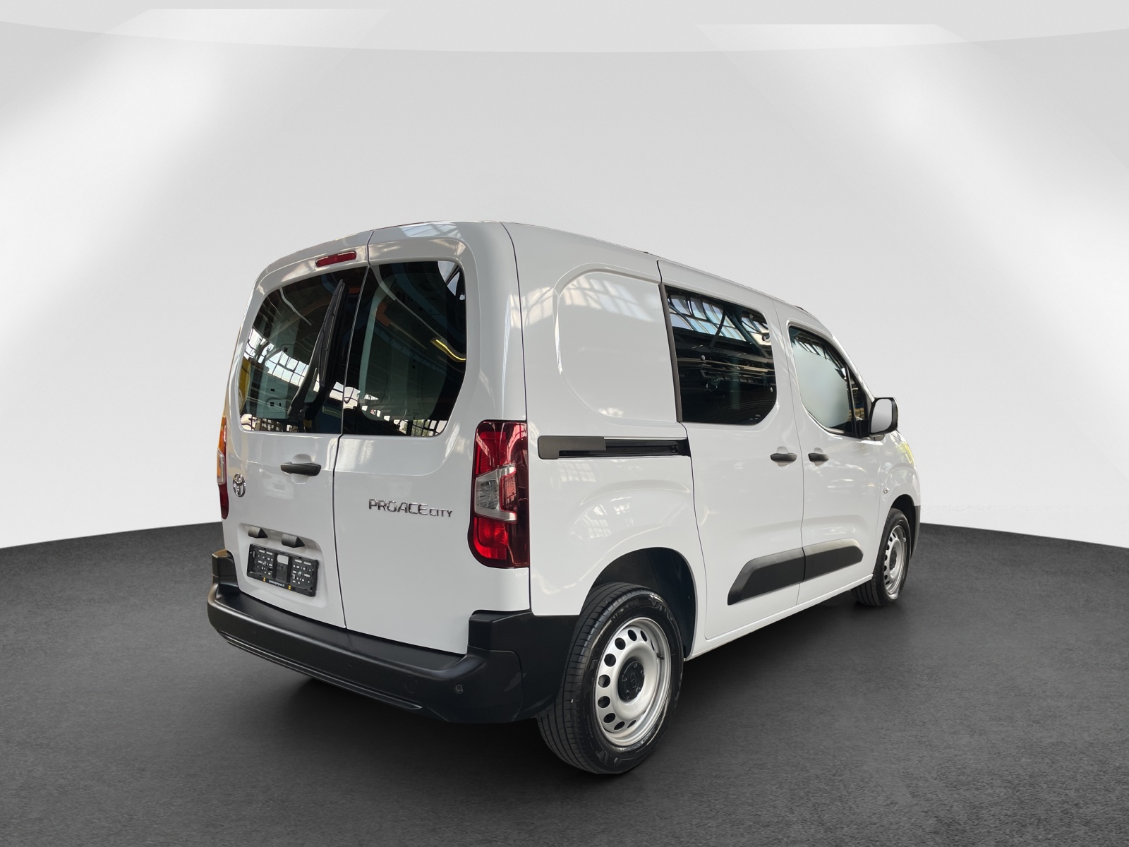TOYOTA PROACE CITY Van L1 1.5 D Active-image-5