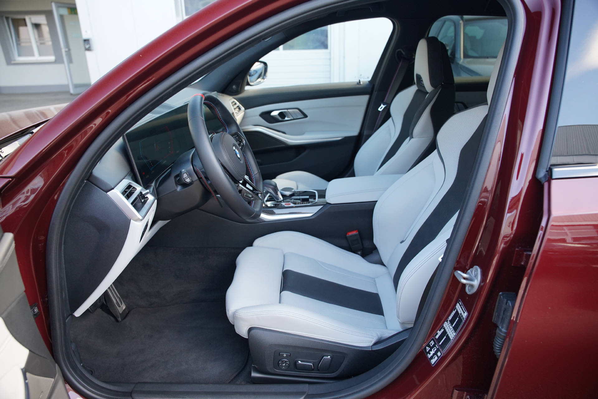BMW M3 Touring xDrive Competition M LCI-image-7