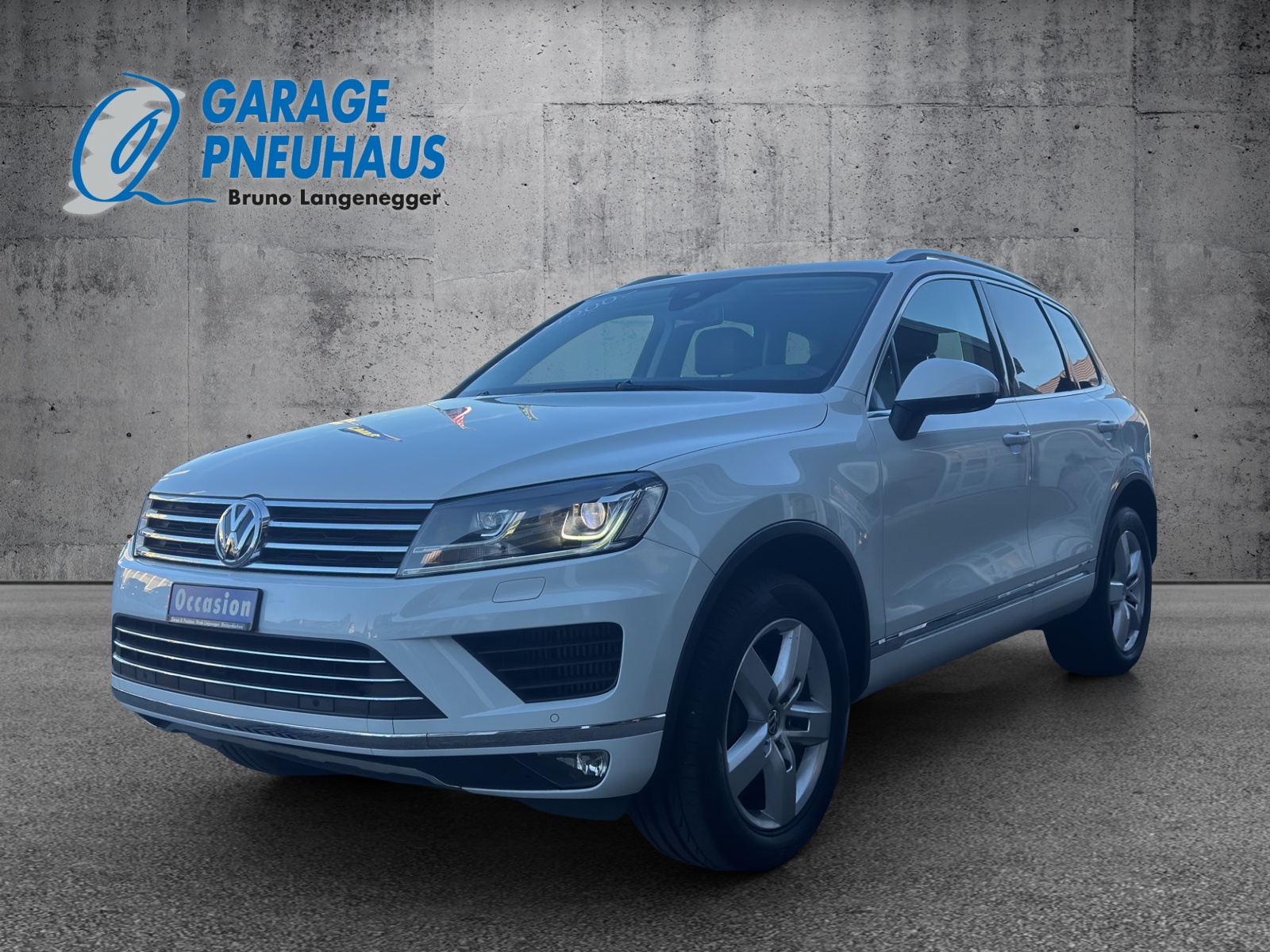 VW Touareg 3.0 TDI BlueMotion Technology Tiptronic-image-2