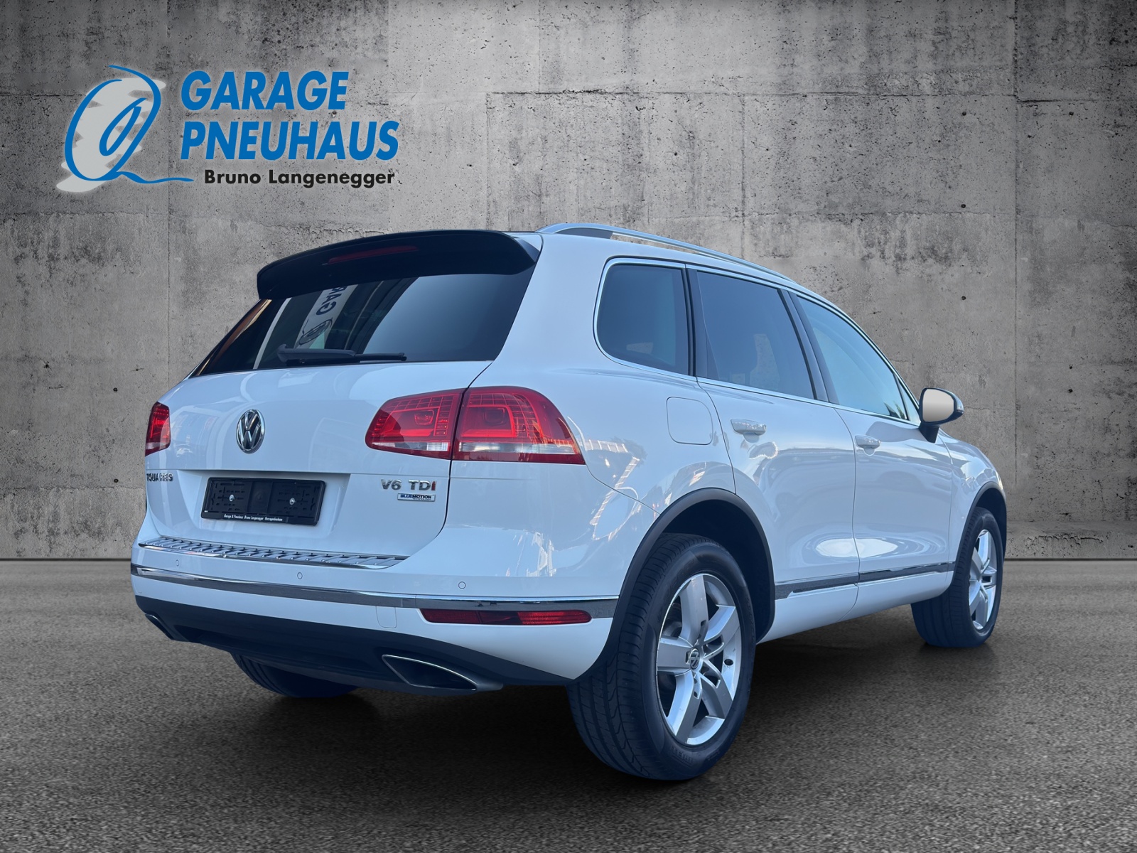 VW Touareg 3.0 TDI BlueMotion Technology Tiptronic-image-3