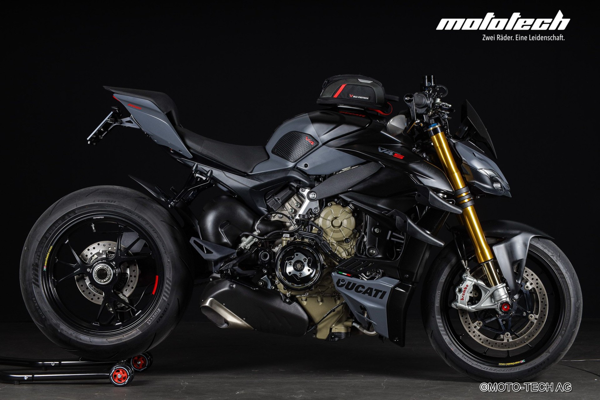 DUCATI Streetfighter V4 S-showroom-element-1
