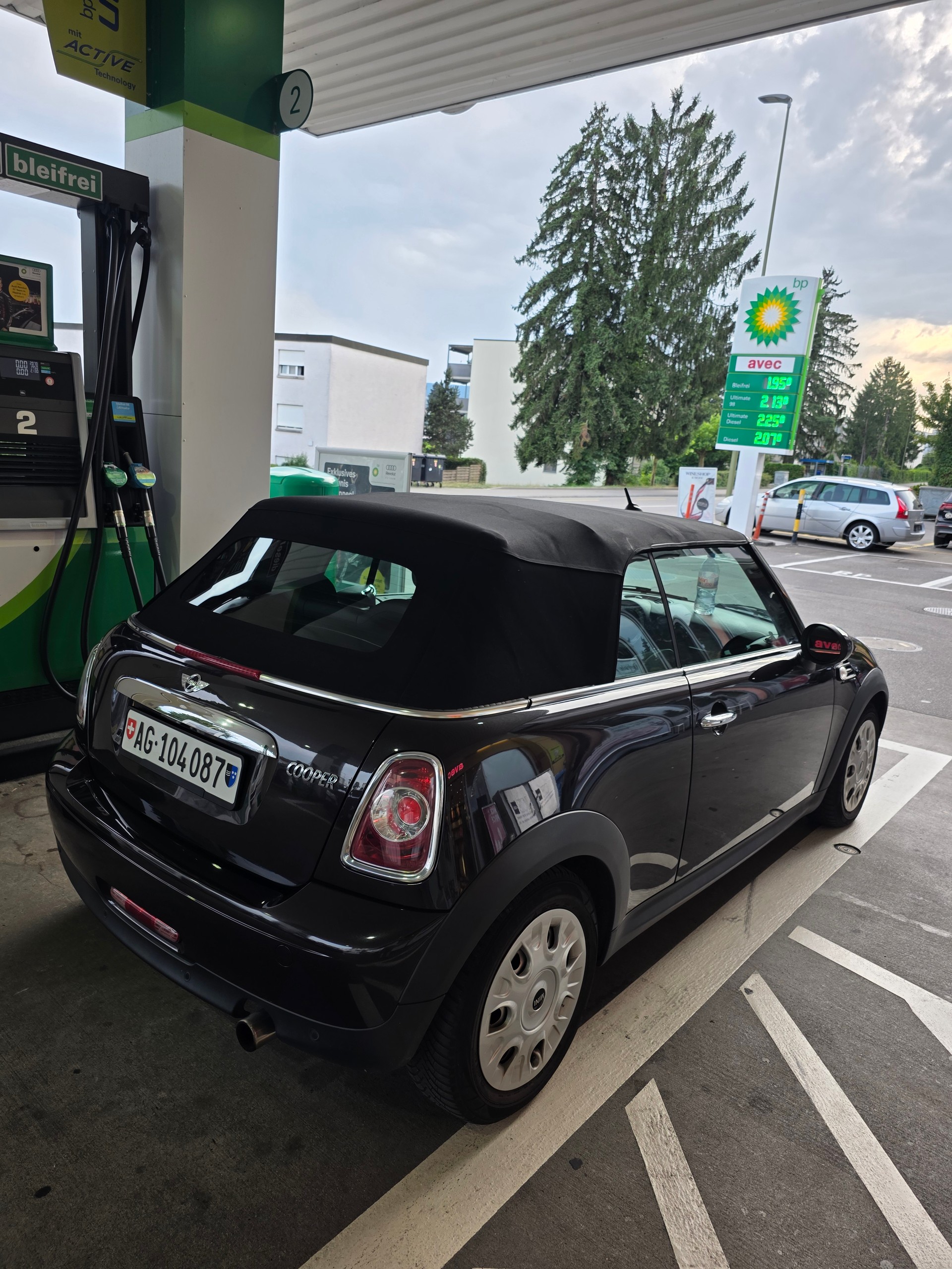 MINI CABRIO-image-4