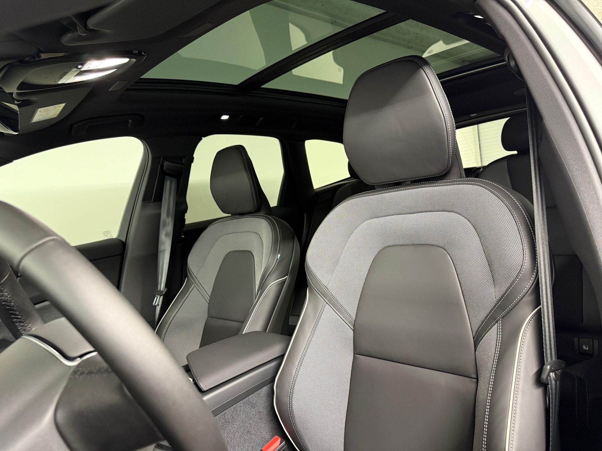 VOLVO XC60 2.0 T8 TE Black Edition eAWD-image-5