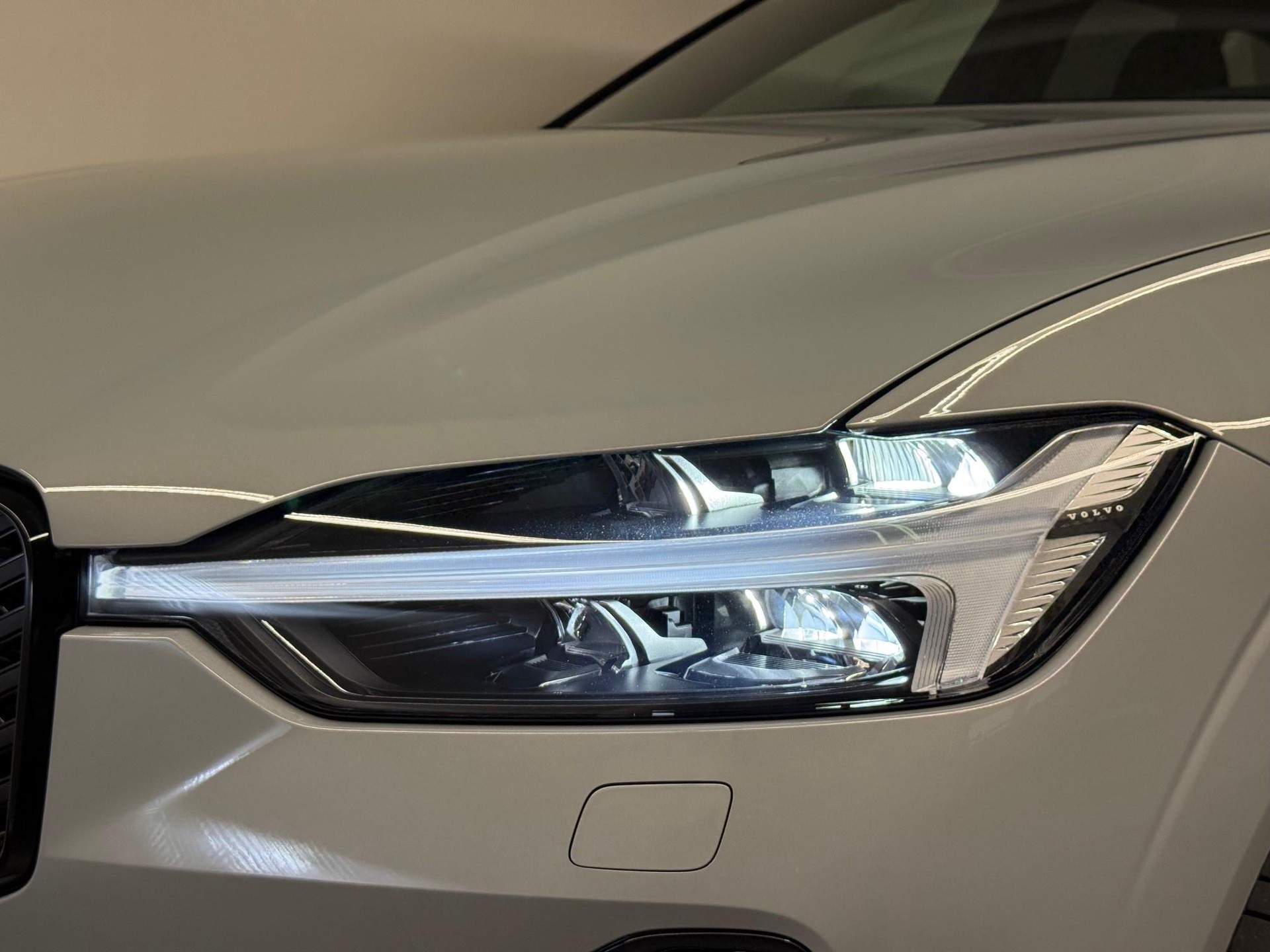 VOLVO XC60 2.0 T8 TE Black Edition eAWD-image-18