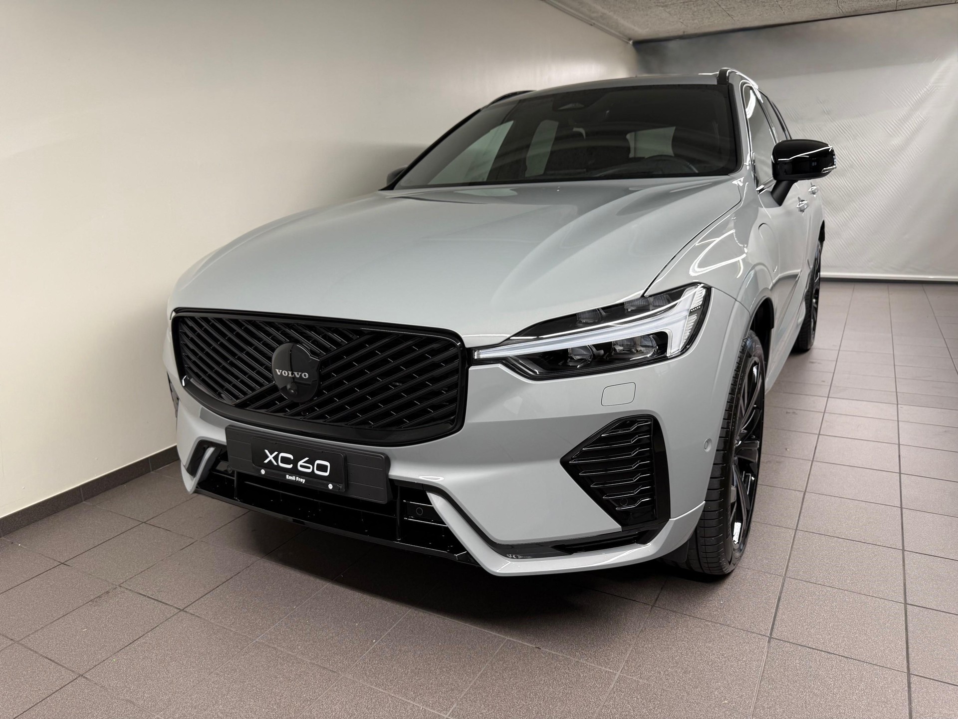 VOLVO XC60 2.0 T8 TE Black Edition eAWD-image-0