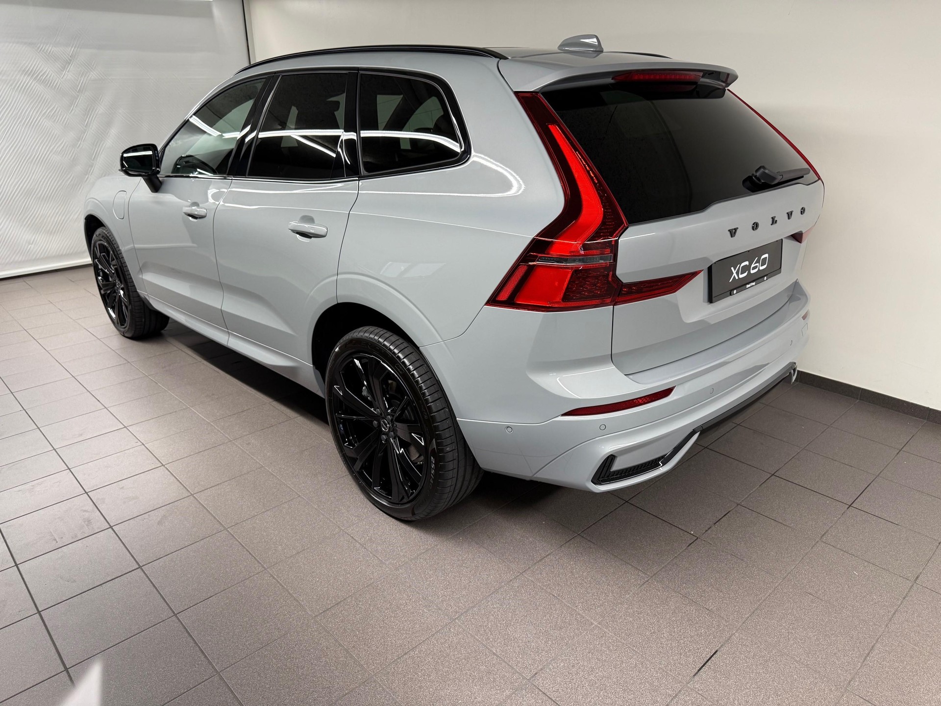 VOLVO XC60 2.0 T8 TE Black Edition eAWD-image-3