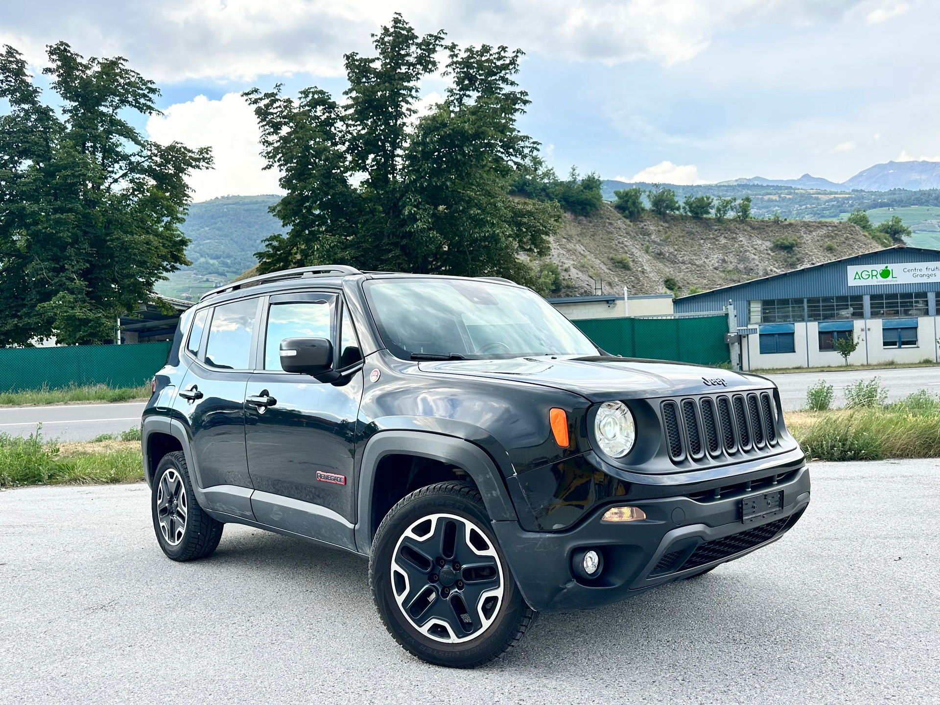 JEEP Renegade 2.0 CRD Trailhawk AWD + Low Range 9ATX-image-1