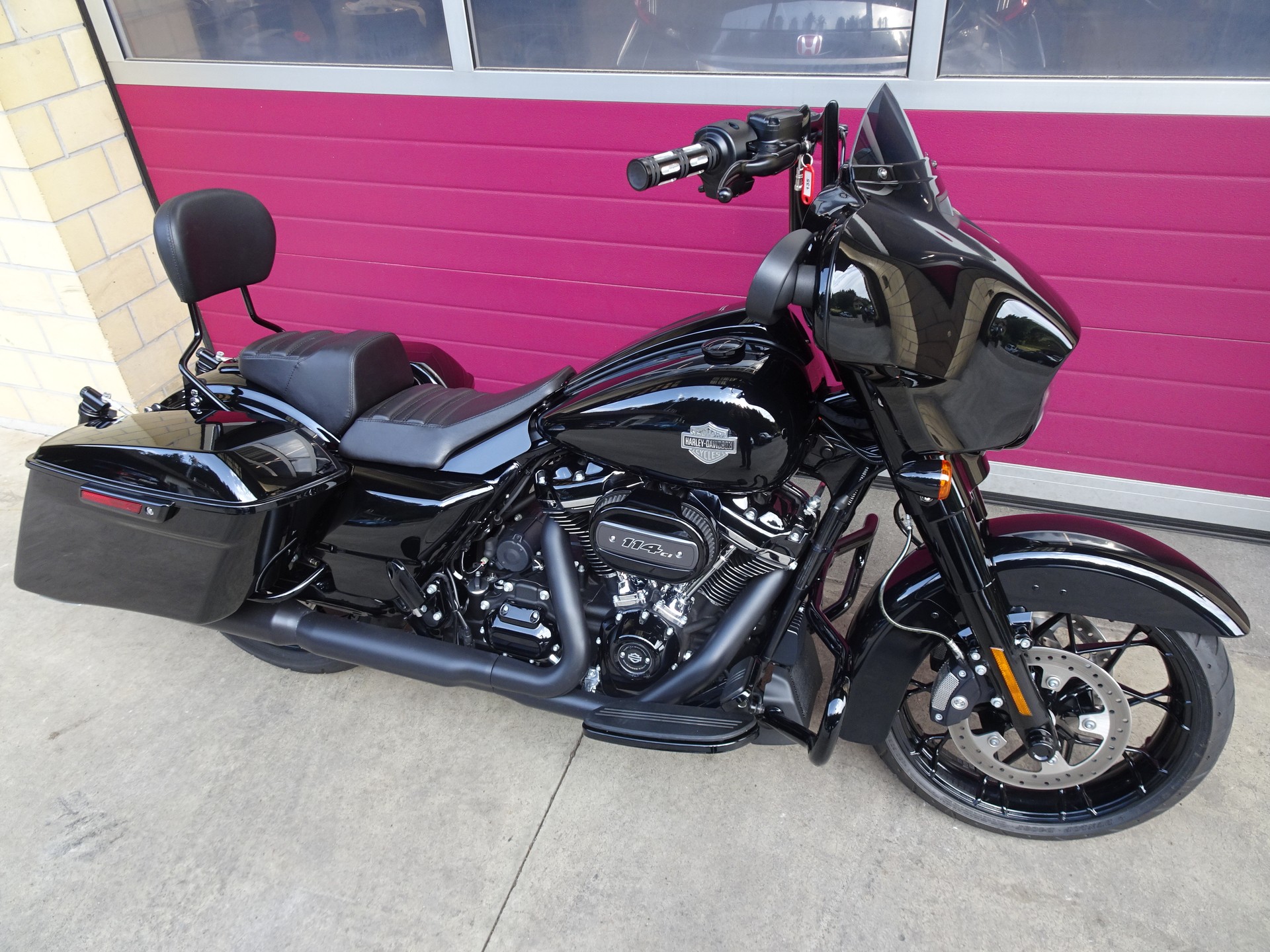 HARLEY-DAVIDSON FLHXS Street Glide Special Black Finish 114-image-15